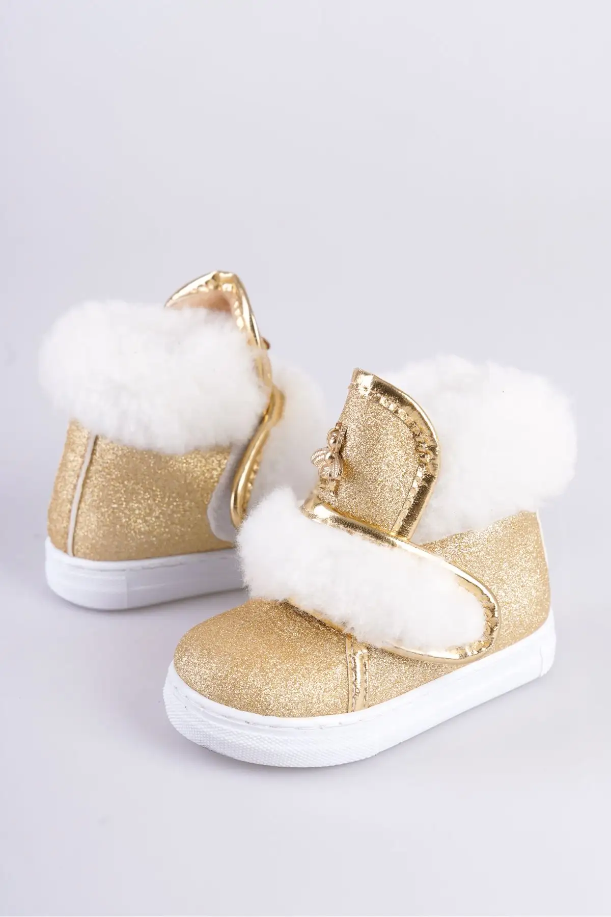 بوت بچگانه بوت دخترانه با جزئیات زنبوری و زیره ضد لغزش، با رویه مخملی و پوشش طلایی. - 3411