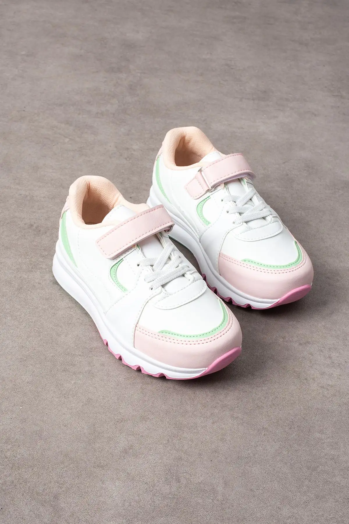 کفش پسرانه ورزشی آناتومیک کودکانه صورتی و سفید با رنگ آبیشی - 5167 کفش پسرانه ورزشی آناتومیک کودکانه صورتی و سفید با رنگ آبیشی - 5167