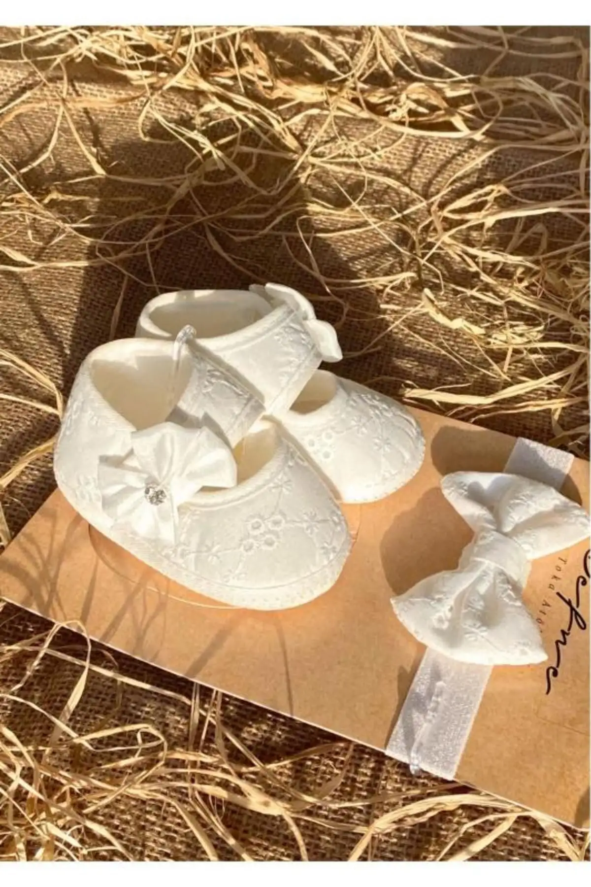 کفش نوزاد دختر آینده بتن زنجیر از توریابی و پولک‌دوزی - 3315