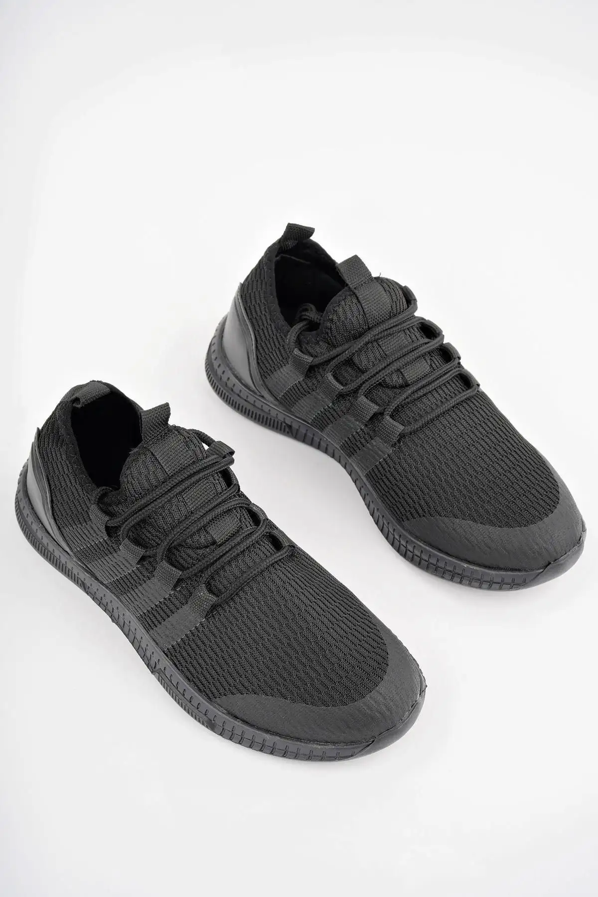 کفش پسرانه  ورزشی یونیسکس جوتا برای دویدن و پیادهروی - 4472 کفش پسرانه ورزشی یونیسکس جوتا برای دویدن و پیادهروی - 4472