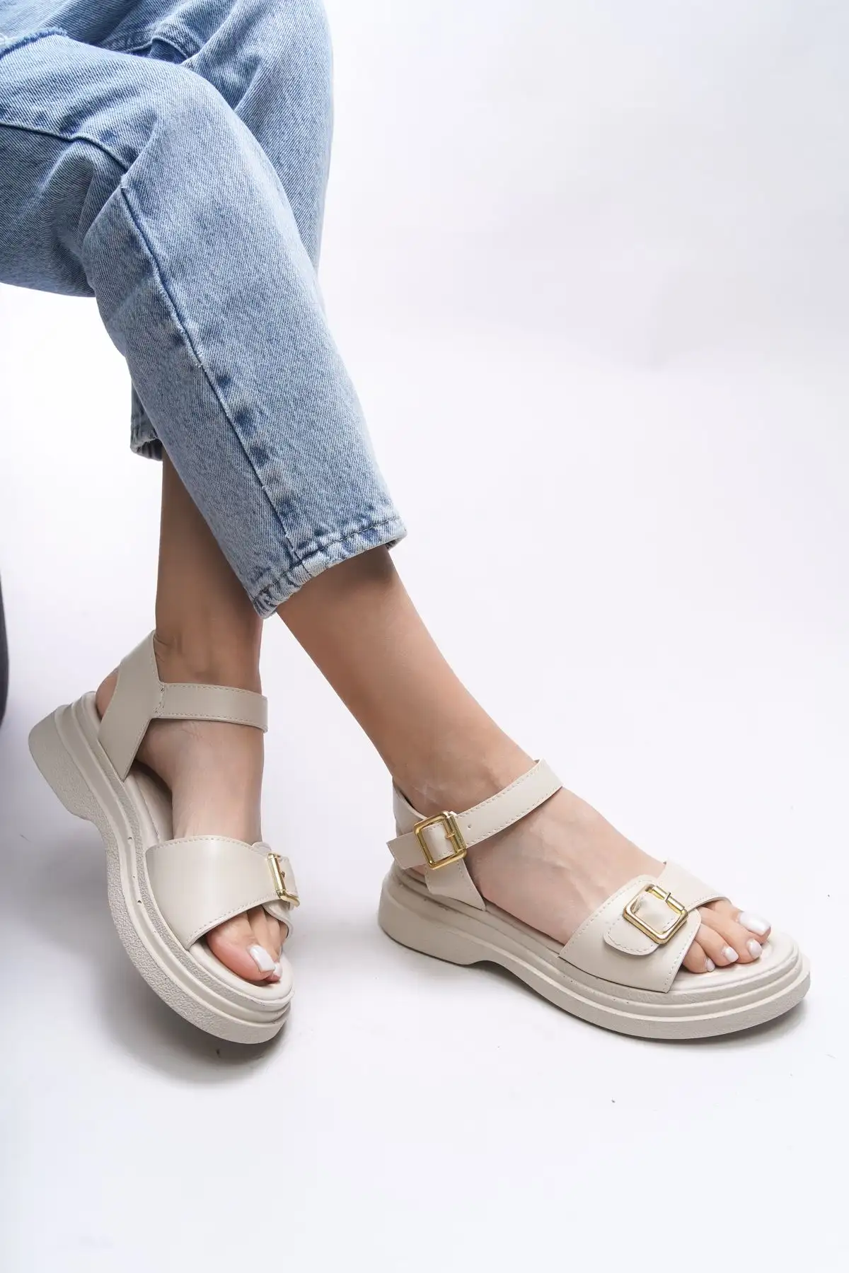 سندل زنانه بریدهلیا ۰۰۱۲۲۱۰ پوست نرم بژ - 3255 سندل زنانه بریدهلیا ۰۰۱۲۲۱۰ پوست نرم بژ - 3255