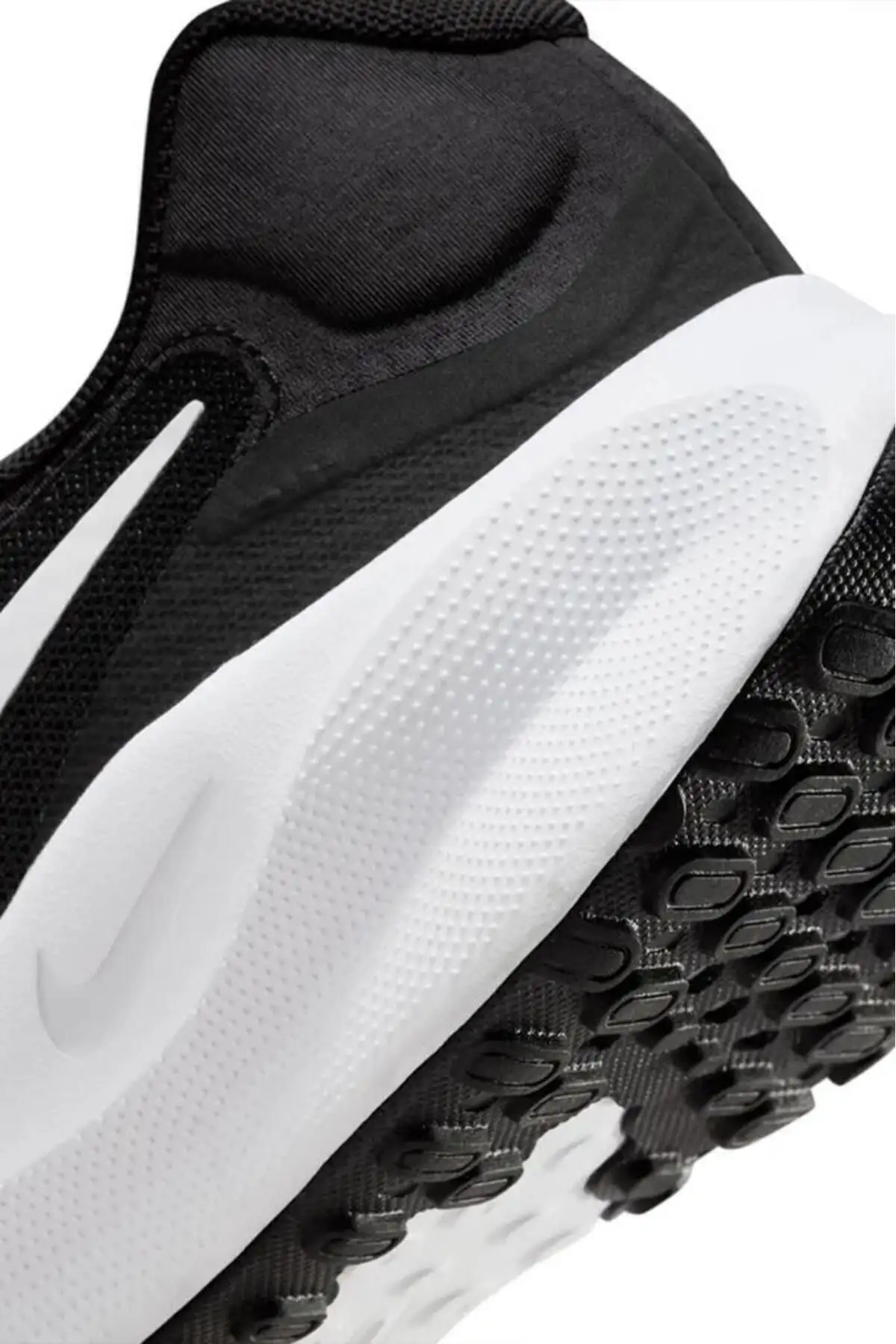 کفش بسکتبال ‌های پیاده‌روی و دویدن Revolution 7 رنگ سیاه - 4418