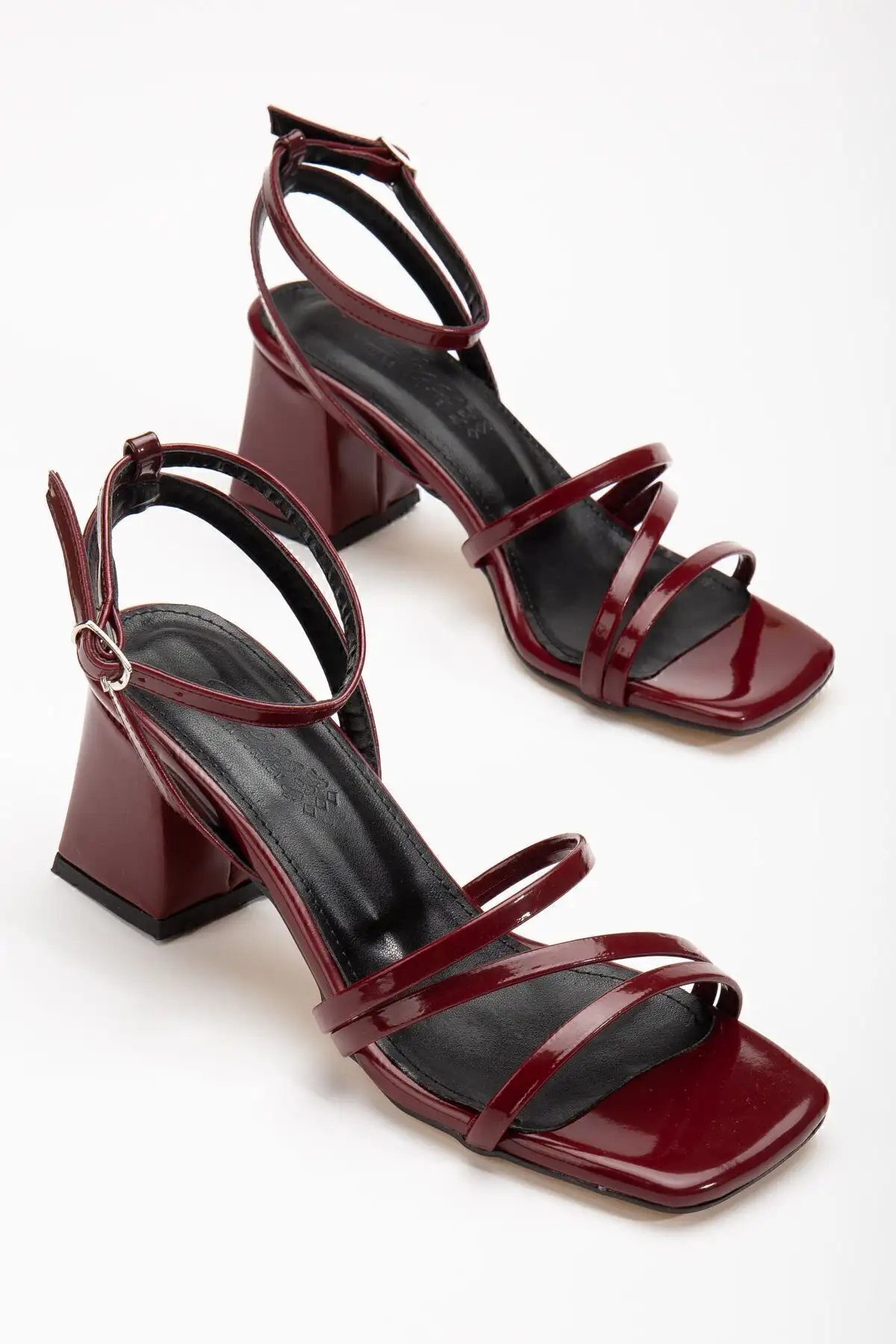 کفش صندل زنانه سندل  با بند و پاشنه - 4063 کفش صندل زنانه سندل با بند و پاشنه - 4063