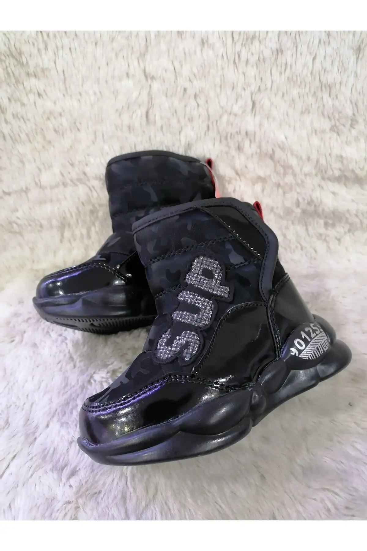 بوت بچگانه بوت دخترانه با باند کناری و زیره بسیار سبک. - 3412 بوت بچگانه بوت دخترانه با باند کناری و زیره بسیار سبک. - 3412