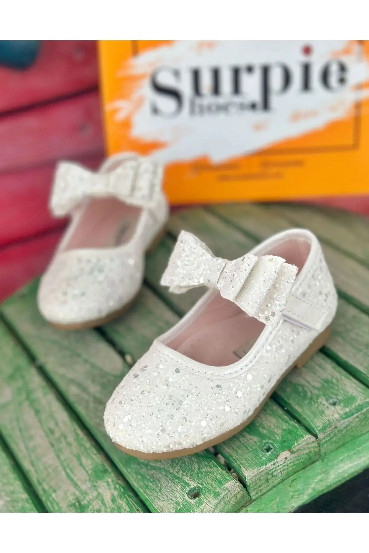 کفش دخترانه پاپوش ارتوپدی با جزئیات بنددار - 4556 کفش دخترانه پاپوش ارتوپدی با جزئیات بنددار - 4556