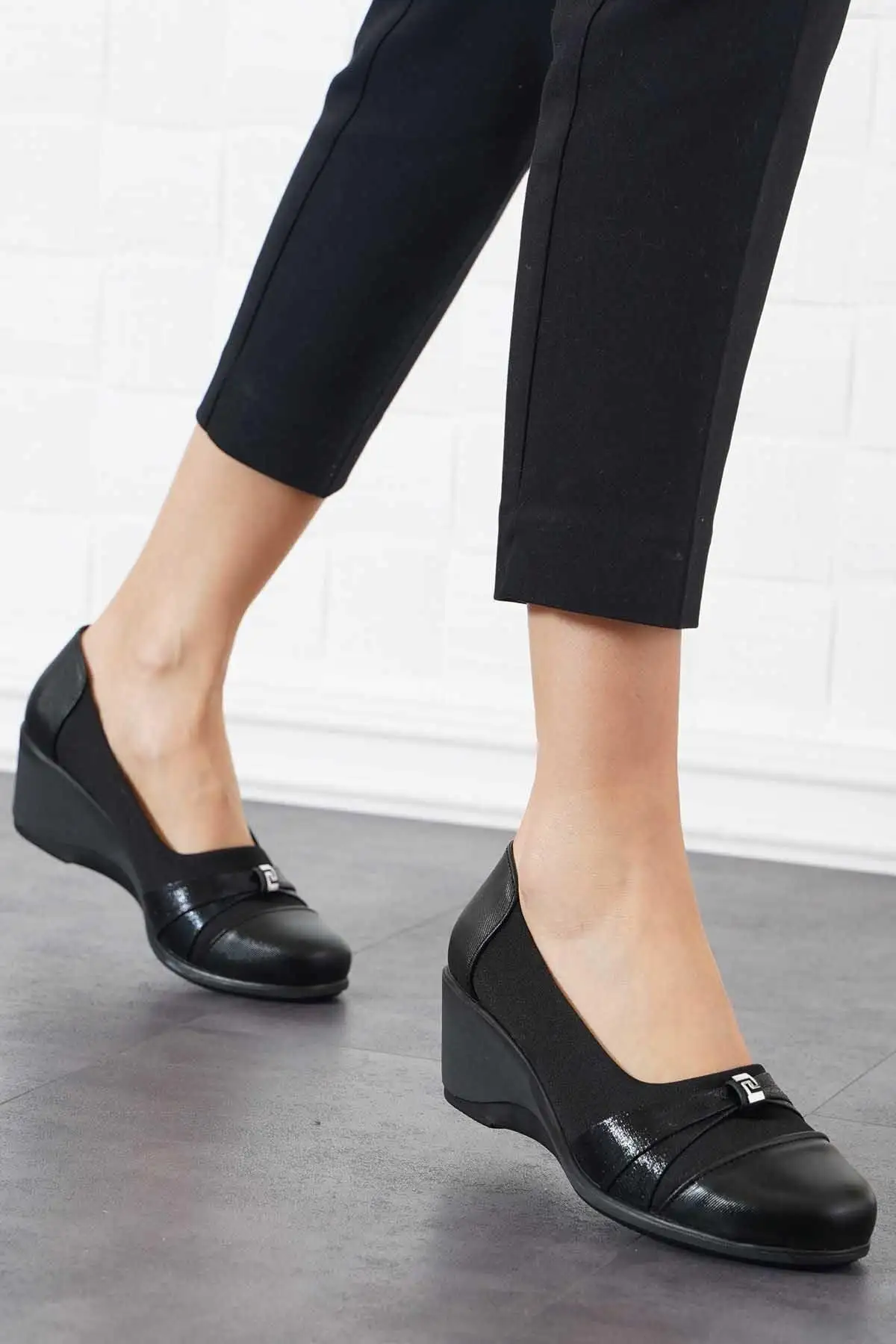 کفش پاشنه بلند زنانه  پاشنه   رنگی با کمربند، ساتن مشکی - 5124 کفش پاشنه بلند زنانه پاشنه رنگی با کمربند، ساتن مشکی - 5124