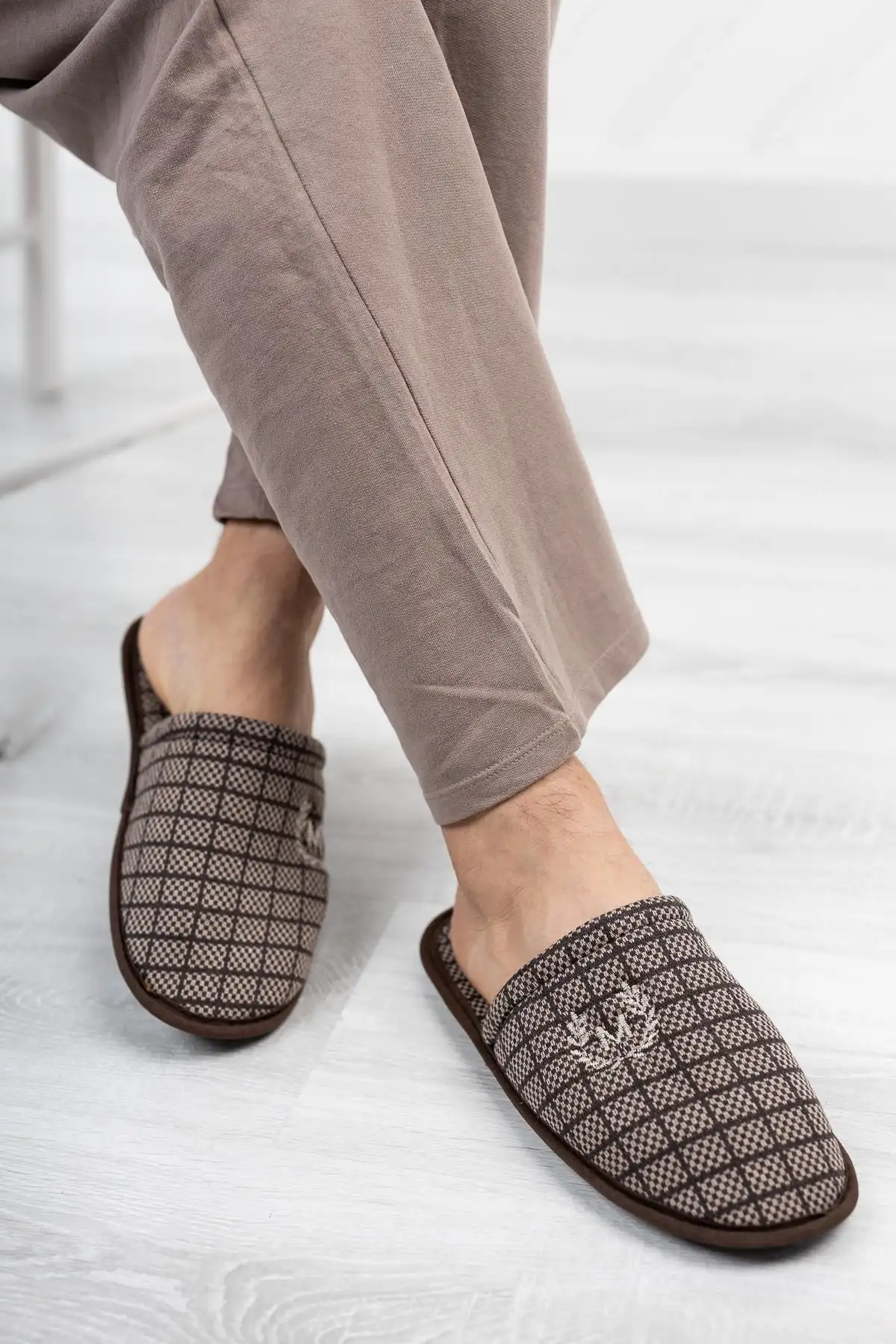 کفش راحتی خانه پک ۵ عددی دمپایی مردانه مودافراتو با طرحهای مختلف - دمپایی خانگی - 4602 کفش راحتی خانه پک ۵ عددی دمپایی مردانه مودافراتو با طرحهای مختلف - دمپایی خانگی - 4602