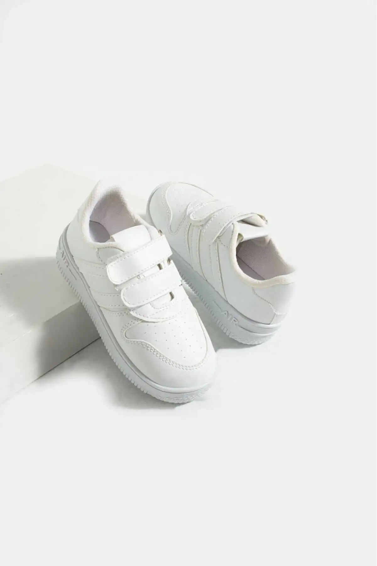 کفش بچگانه کفش ورزشی راحت روزمره با بند چسبی برای کودکان (یونیسکس) - 3618 کفش بچگانه کفش ورزشی راحت روزمره با بند چسبی برای کودکان (یونیسکس) - 3618