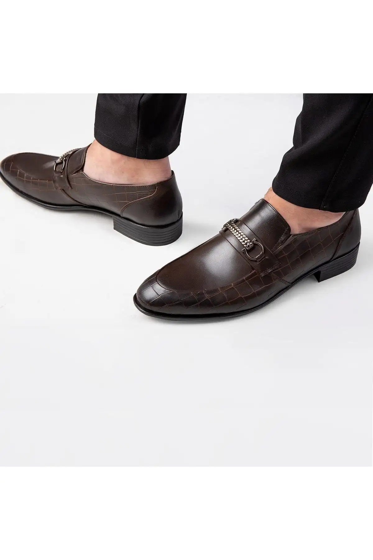 سایز بزرگ مردانه 1. کفش کلاسیک مردانه چرم اصل لوتا 2. کفش کلاسیک لوفری 3. کفش مَکوسن - 3498