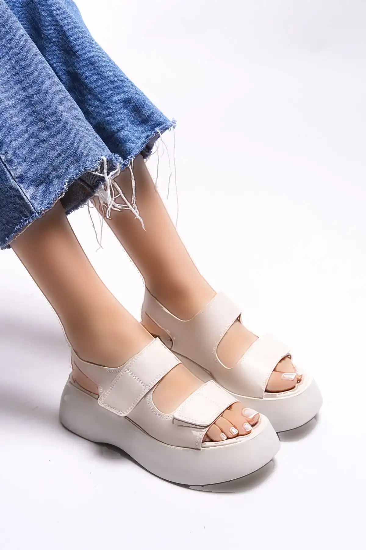 کفش صندل زنانه سندل  اولن ساری 0012804 به رنگ بژ جلدی - 4675 کفش صندل زنانه سندل اولن ساری 0012804 به رنگ بژ جلدی - 4675