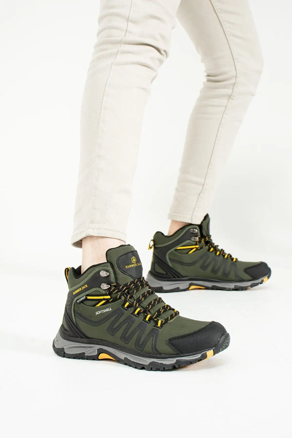 بوت مردانه   Outdoor با رنگ هاکی زرد و از جنس چرم طبیعی ضد آب فاروן - 4970 بوت مردانه Outdoor با رنگ هاکی زرد و از جنس چرم طبیعی ضد آب فاروן - 4970