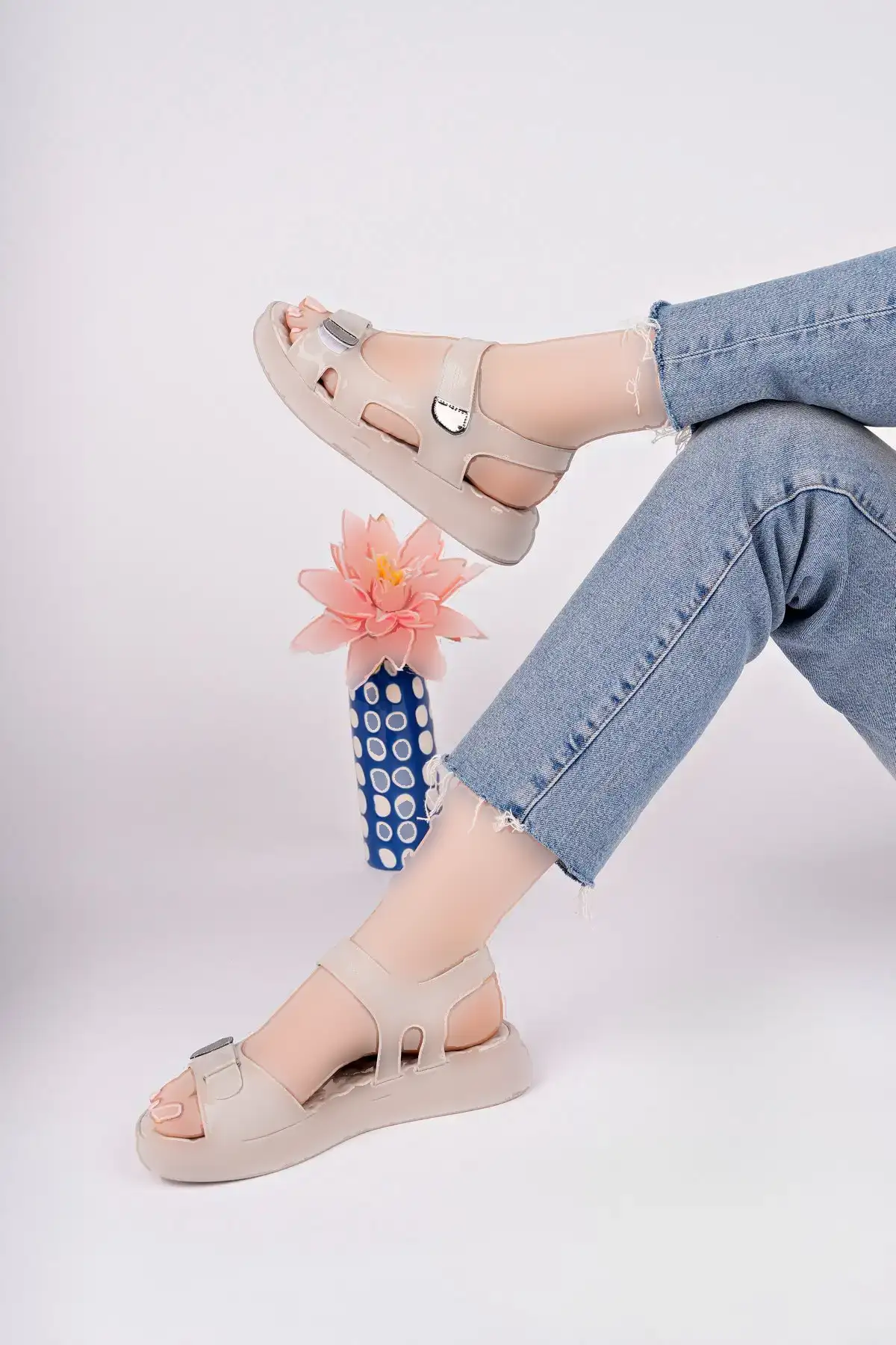 کفش صندل زنانه سندل تابستانی ارتوپدیک رنگ بژ - 4081 کفش صندل زنانه سندل تابستانی ارتوپدیک رنگ بژ - 4081