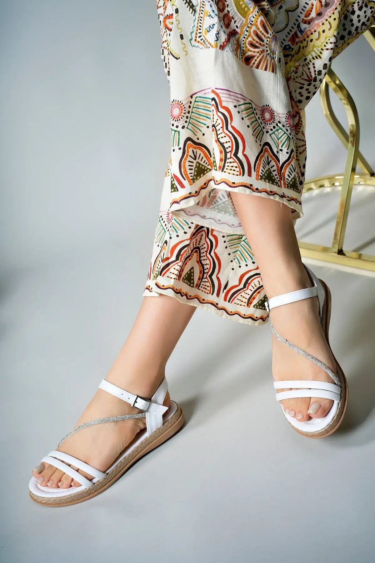 کفش صندل زنانه   با سنگهای تزئینی 0012073 سفید - 4872 کفش صندل زنانه با سنگهای تزئینی 0012073 سفید - 4872