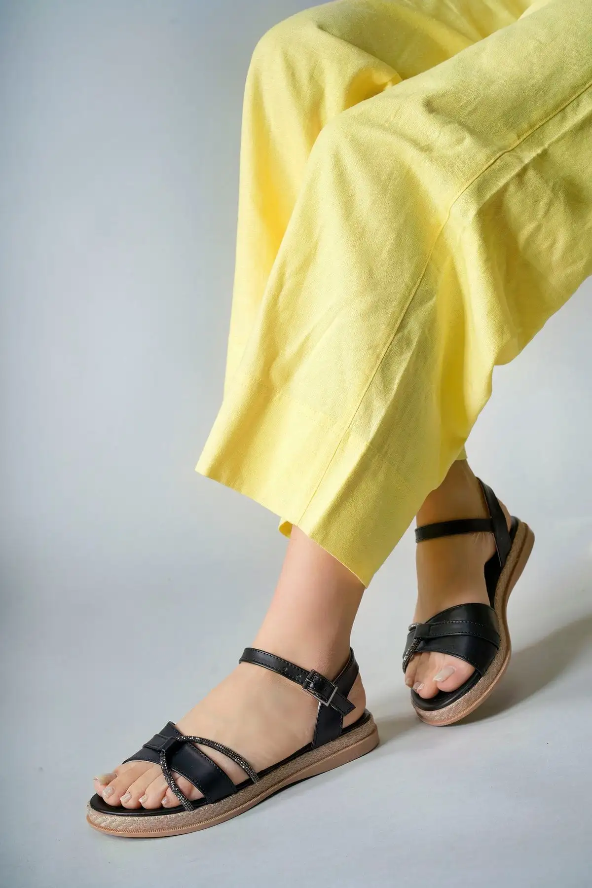 کفش صندل زنانه سندل  با سنگهای دکوری مدل 0012074 رنگ سیاه - 4854 کفش صندل زنانه سندل با سنگهای دکوری مدل 0012074 رنگ سیاه - 4854