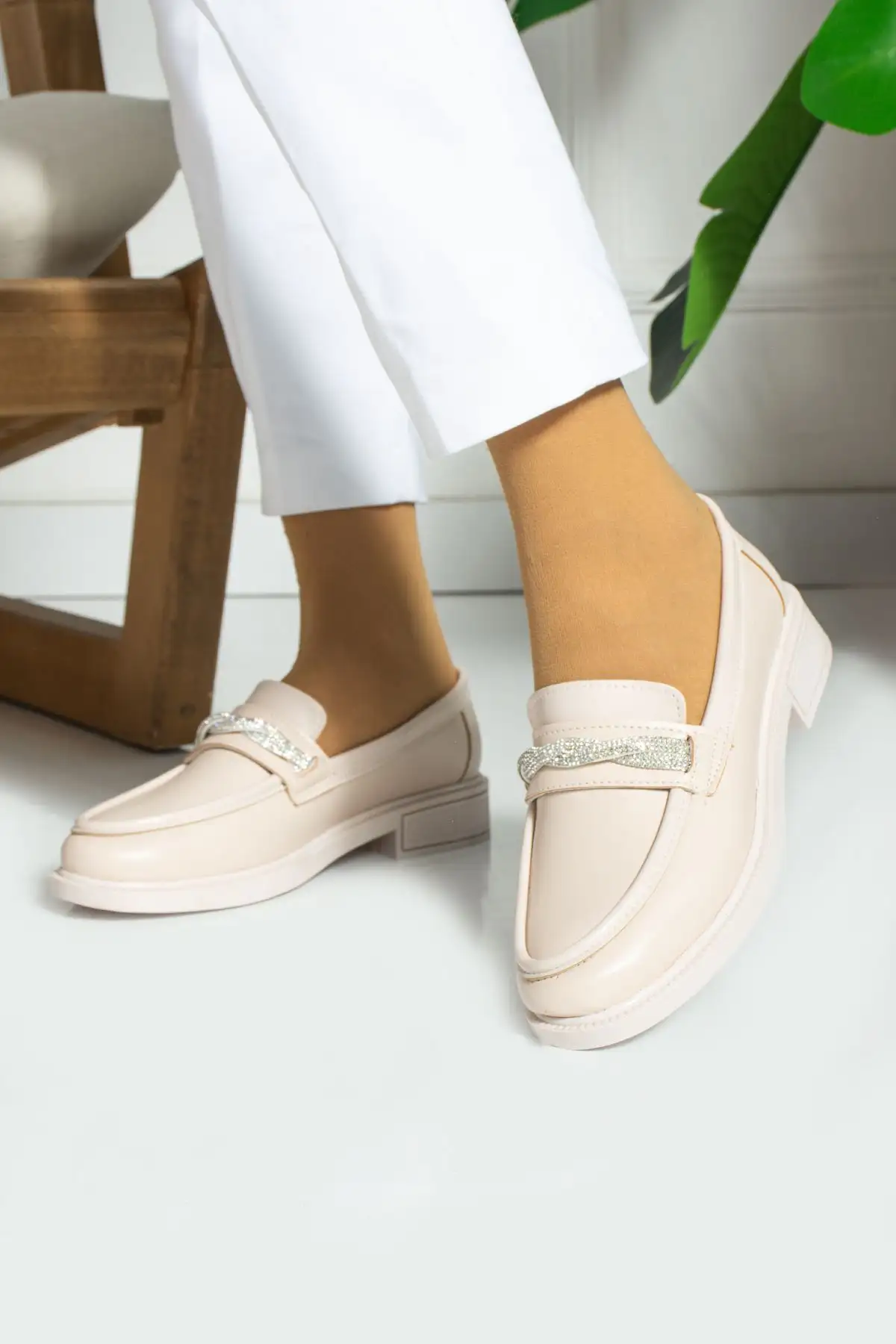 کفش تخت زنانه مریم   با جزئیات سنگی - 4550 کفش تخت زنانه مریم با جزئیات سنگی - 4550