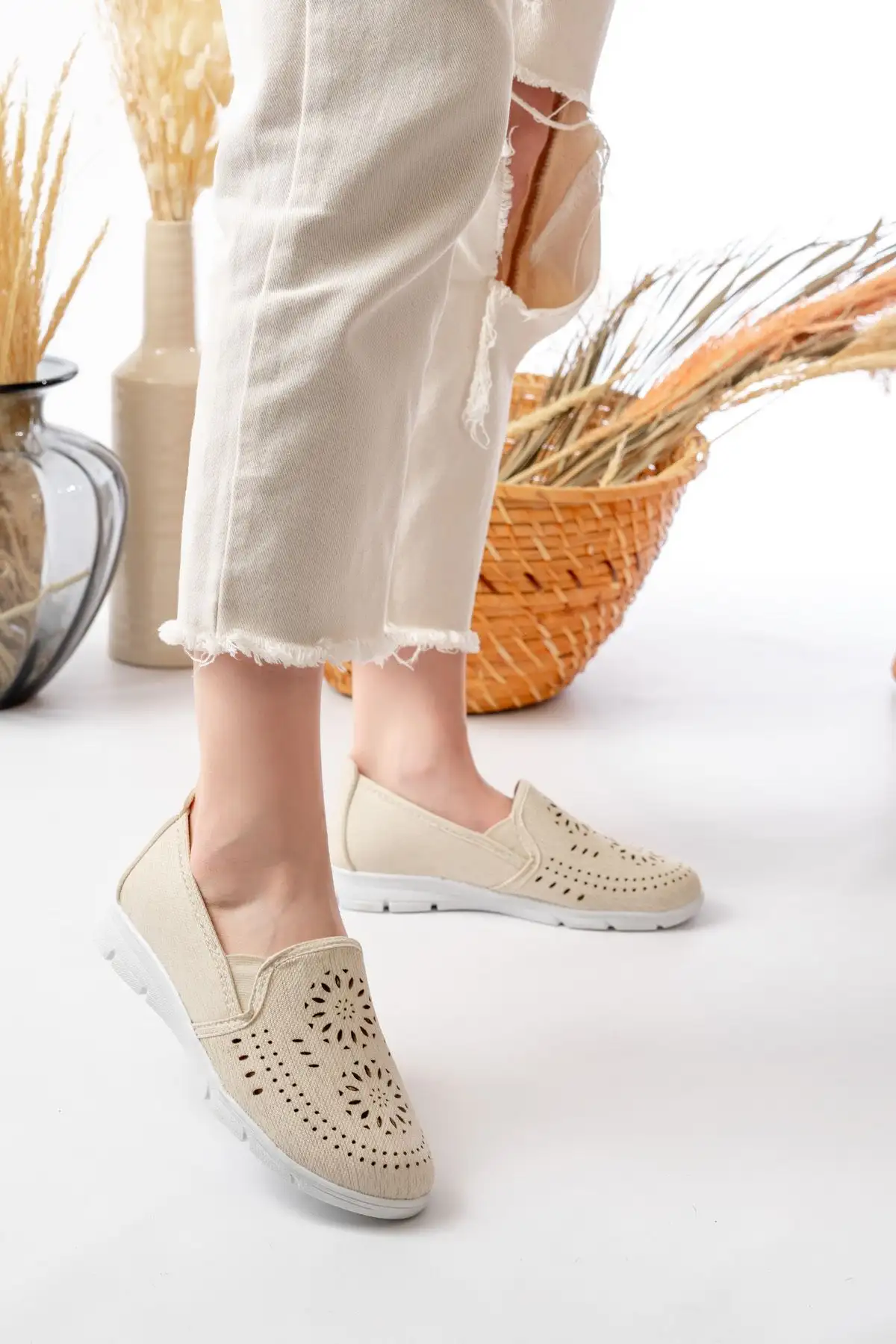 کفش اداری زنانه کفش روزمره زنانه با برش لیزری، کفش راحتی ارگان کار-اداری ارتوپدیک، کفش بامزه روزمره - 3215 کفش اداری زنانه کفش روزمره زنانه با برش لیزری، کفش راحتی ارگان کار-اداری ارتوپدیک، کفش بامزه روزمره - 3215