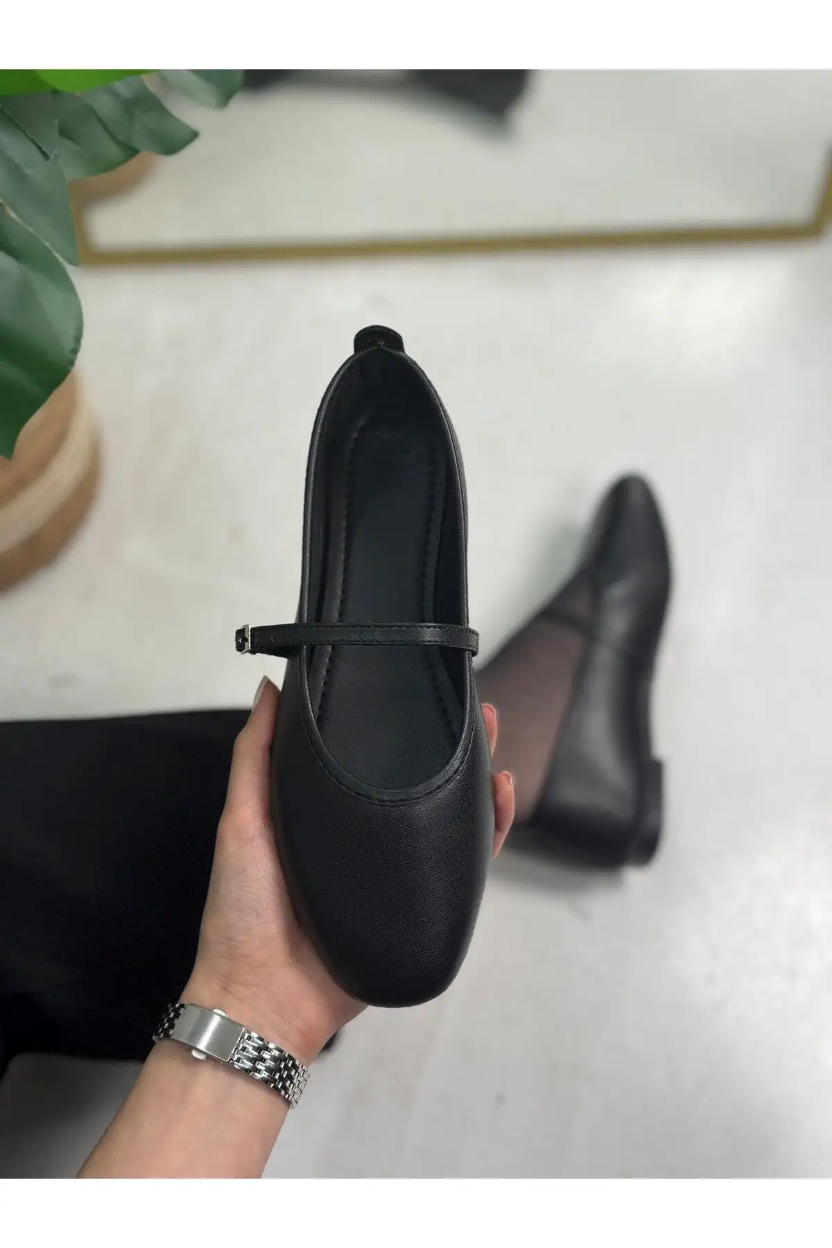 کفش اداری زنانه تابستانی سیاه رنگ با پنجه دایره‌ای و بند نازک قفلی، ضد طبقه‌ای، مناسب برای منزل، کار و استفاده روزانه، سبک وزن. - 4397