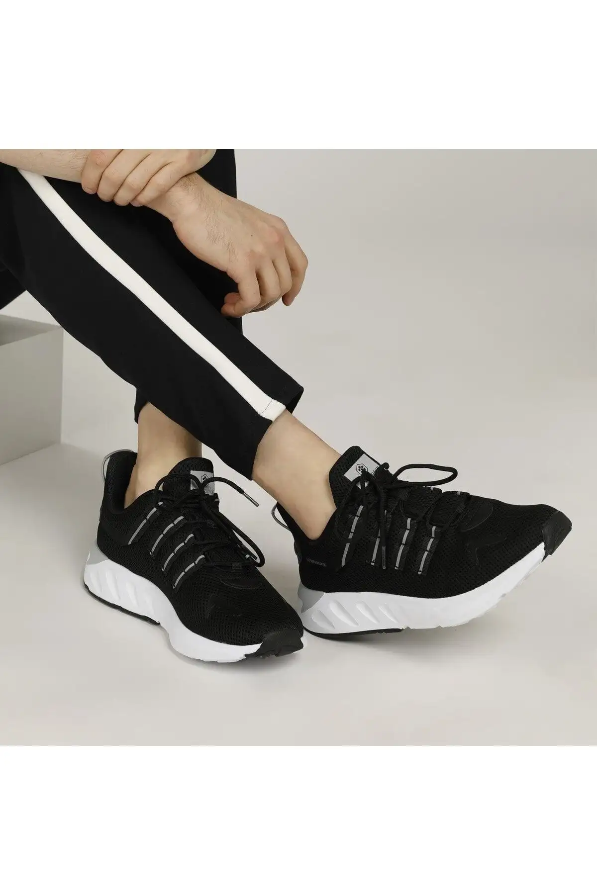 کفش دویدن (رانینگ)   مردانه مشکی Sword 1fx - 5220 کفش دویدن (رانینگ) مردانه مشکی Sword 1fx - 5220