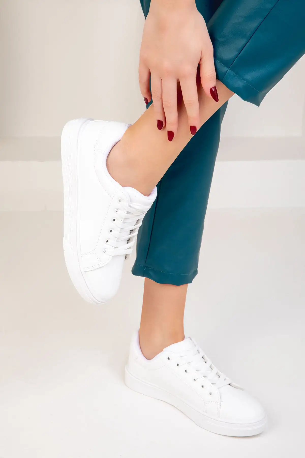 کفش زنانه  اسنیکر  سفید 14395 - 4059 کفش زنانه اسنیکر سفید 14395 - 4059