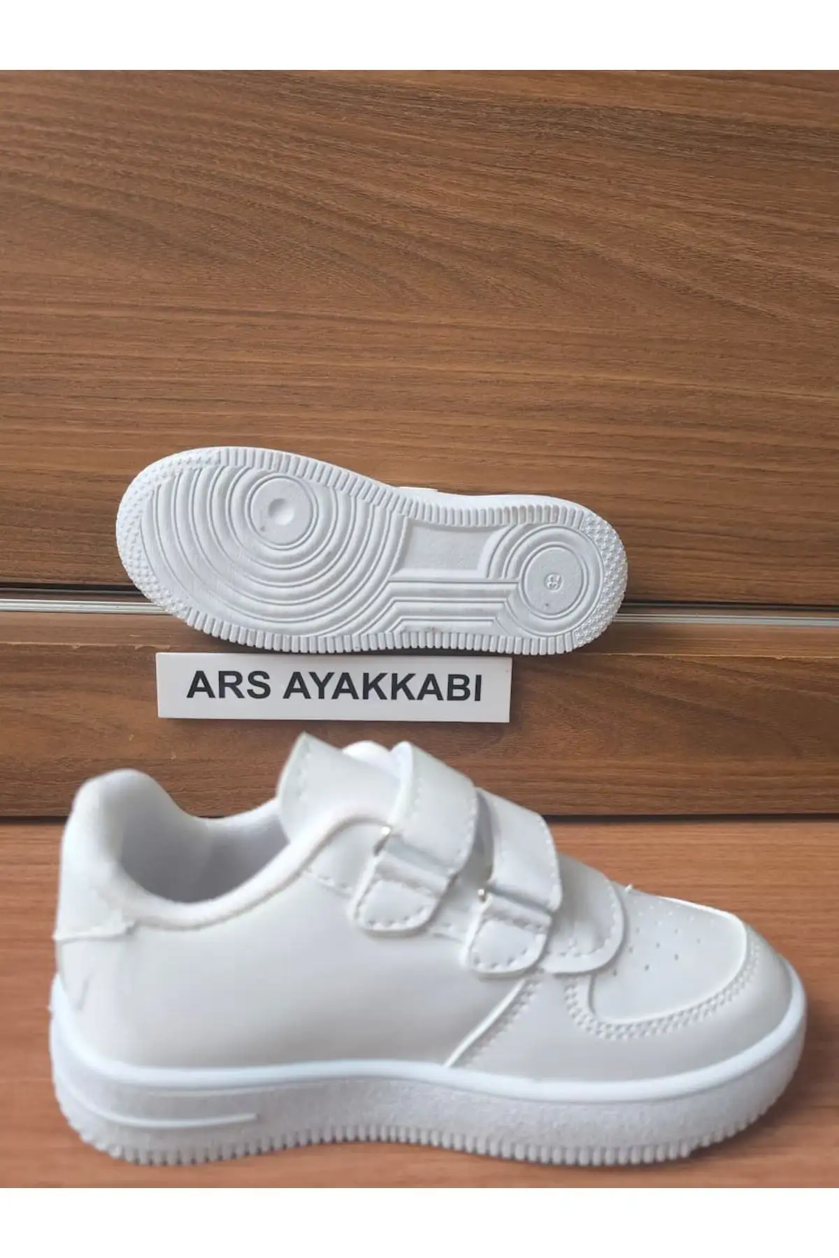 کفش بچگانه کفش ورزشی راحت و سبک بچگانه (پسرانه و دخترانه) سفید با نوار چسبی و دو نوار. - 3591 کفش بچگانه کفش ورزشی راحت و سبک بچگانه (پسرانه و دخترانه) سفید با نوار چسبی و دو نوار. - 3591