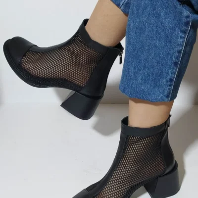 بوت و نیم‌ بوت زنانه مشکی با رکش شبکه‌ای، از جنس چرم طبیعی، با پاشنه تابستانی K.268-001 - 5008