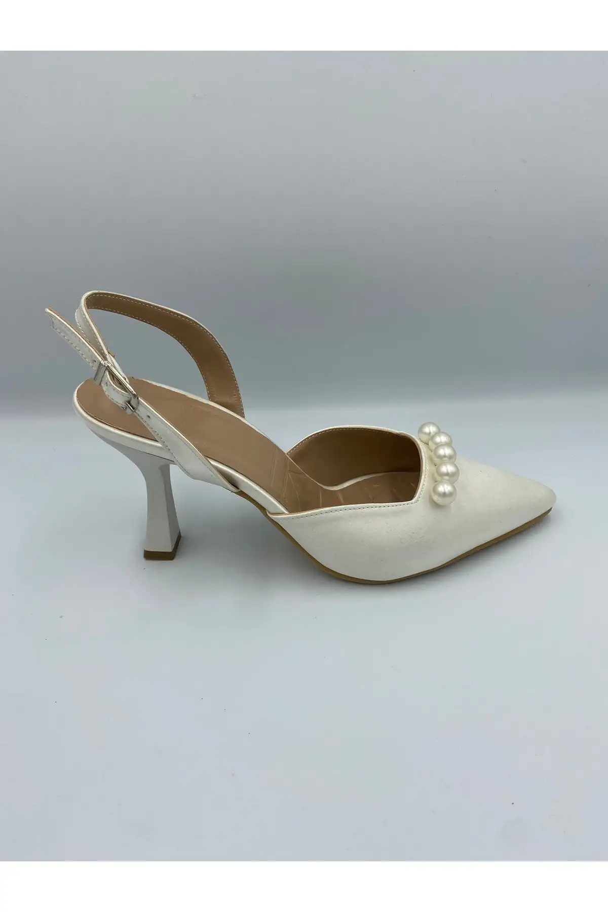 کفش پاشنه بلند زنانه پاشنه 9 سانتی با جزئیات مروارید ساتن - شیک برای روزهای خاص - 4338 کفش پاشنه بلند زنانه پاشنه 9 سانتی با جزئیات مروارید ساتن - شیک برای روزهای خاص - 4338