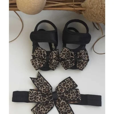 کفش نوزاد پسر ست پاپوش و باندانا با طرح پلنگی برای نوزاد - ست کفش نوزاد و باندانا - 3299