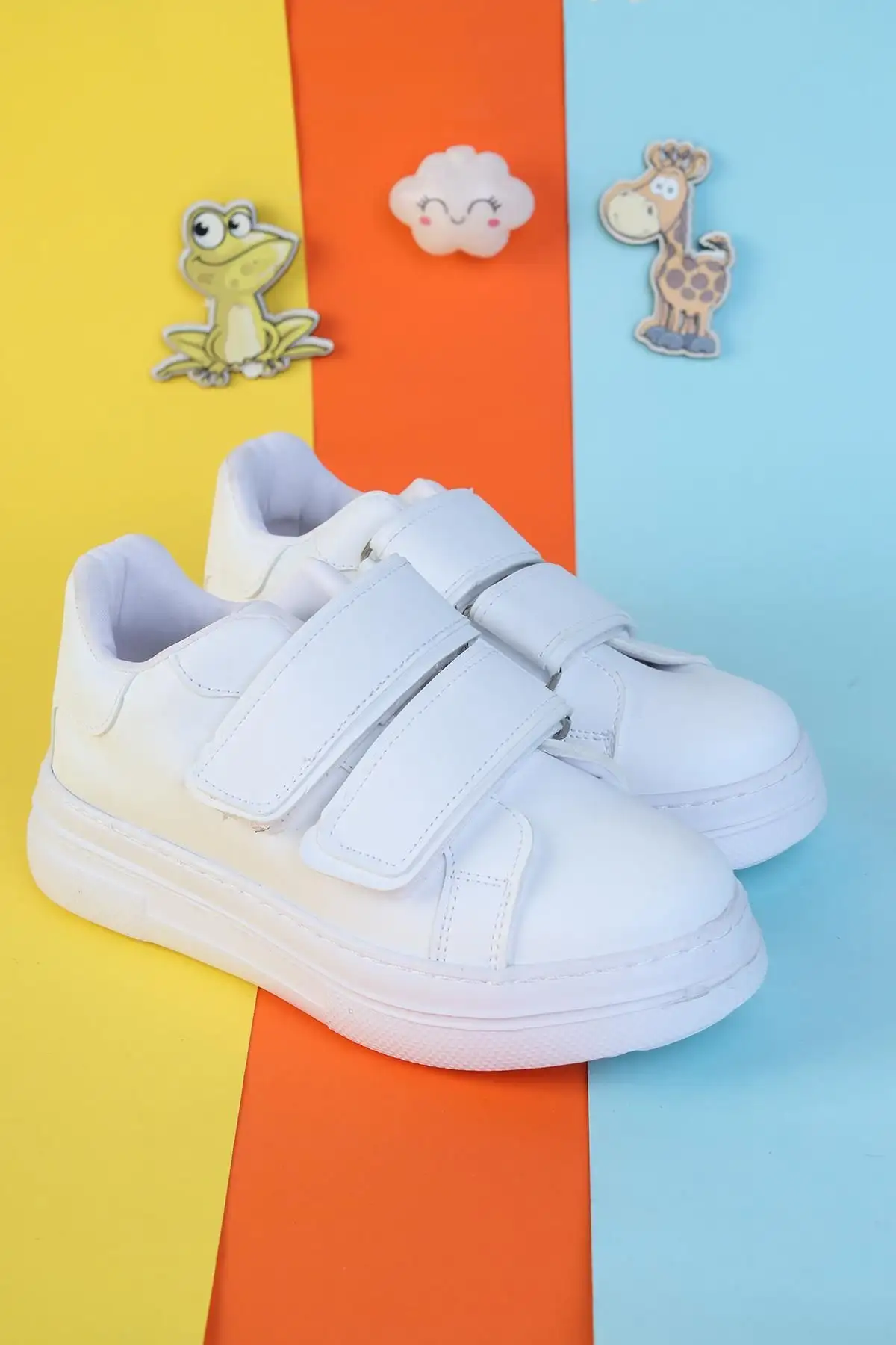 کفش دخترانه کفش ورزشی ساده و راحت بچهگانه با کفه کشسان و تنفسپذیر (یونیسکس) - 3816 کفش دخترانه کفش ورزشی ساده و راحت بچهگانه با کفه کشسان و تنفسپذیر (یونیسکس) - 3816