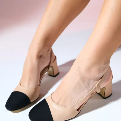 کفش صندل زنانه سندل بند قابل بسته شدن با کفی ضخیم و پاشنه کلفت در رنگ مشکی و جنس چرم بژ - 4077