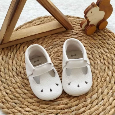 کفش نوزاد پسر پاپوش نوزاد مدل کازى سفید از چرم طبیعی کلاسیك - 3286