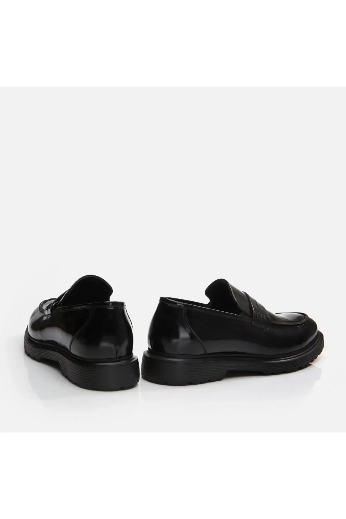 کفش روزمره مردانه  لاافِر  مشکی از چرم طبیعی - 4035 کفش روزمره مردانه لاافِر مشکی از چرم طبیعی - 4035