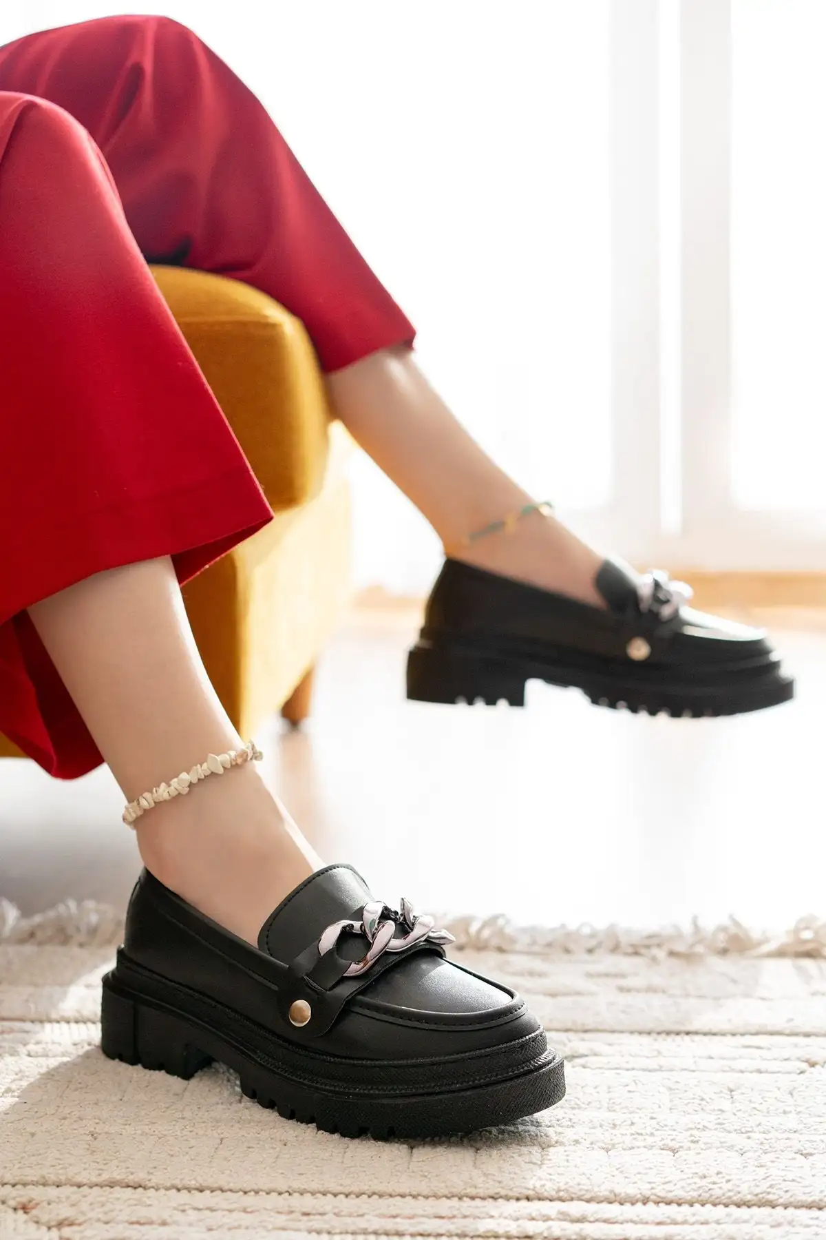 کفش تخت زنانه موی سیاه (3 دکمه مختلف)  loafer  از جنس چرم برای استفاده روزمره - 4543 کفش تخت زنانه موی سیاه (3 دکمه مختلف) loafer از جنس چرم برای استفاده روزمره - 4543