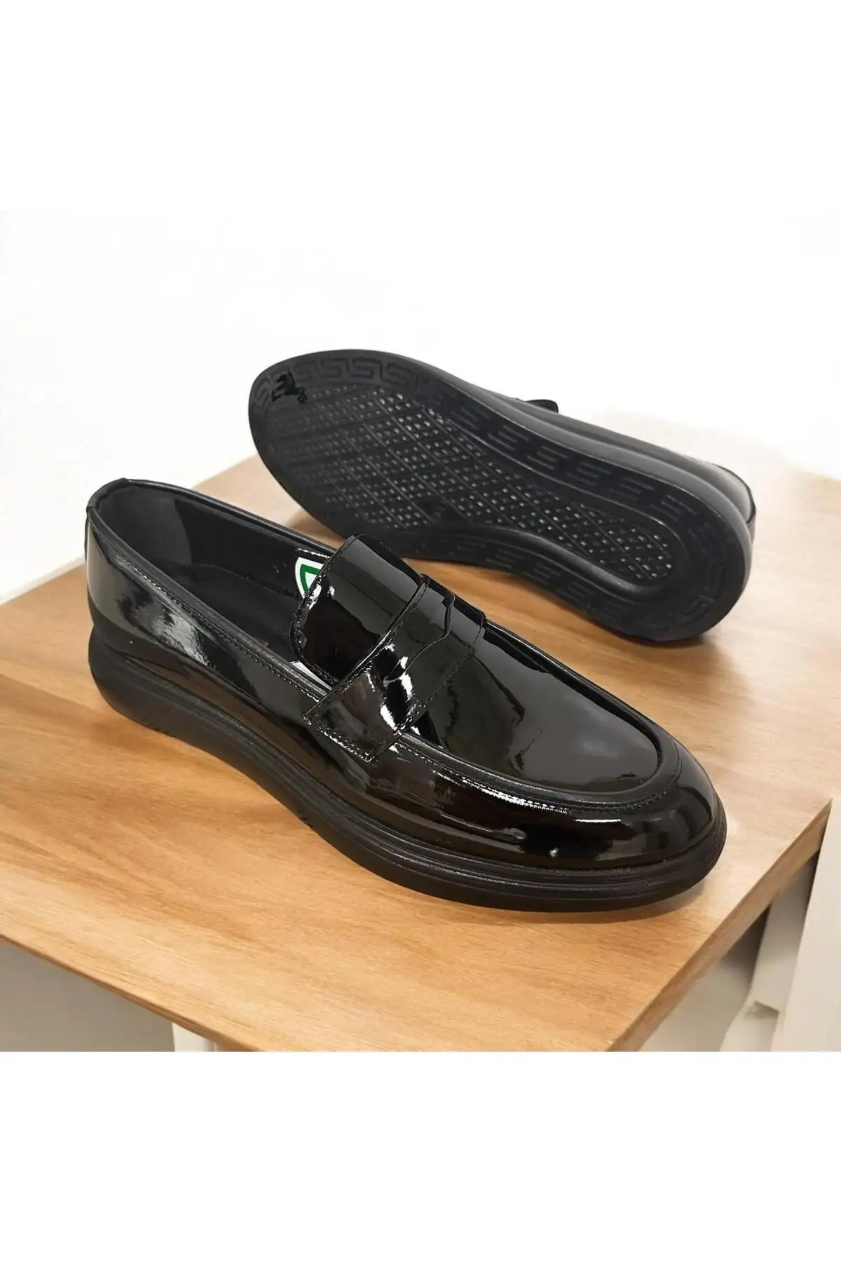 کفش رسمی مردانه کفش مردانه مشکی، براق - طراحی شیک و رسمی، کفش کلاسیک در سایزهای ۳۶، ۳۷، ۳۸، ۳۹، ۴۰، ۴۱، ۴۲، ۴۳، ۴۴ - 3902 کفش رسمی مردانه کفش مردانه مشکی، براق - طراحی شیک و رسمی، کفش کلاسیک در سایزهای ۳۶، ۳۷، ۳۸، ۳۹، ۴۰، ۴۱، ۴۲، ۴۳، ۴۴ - 3902