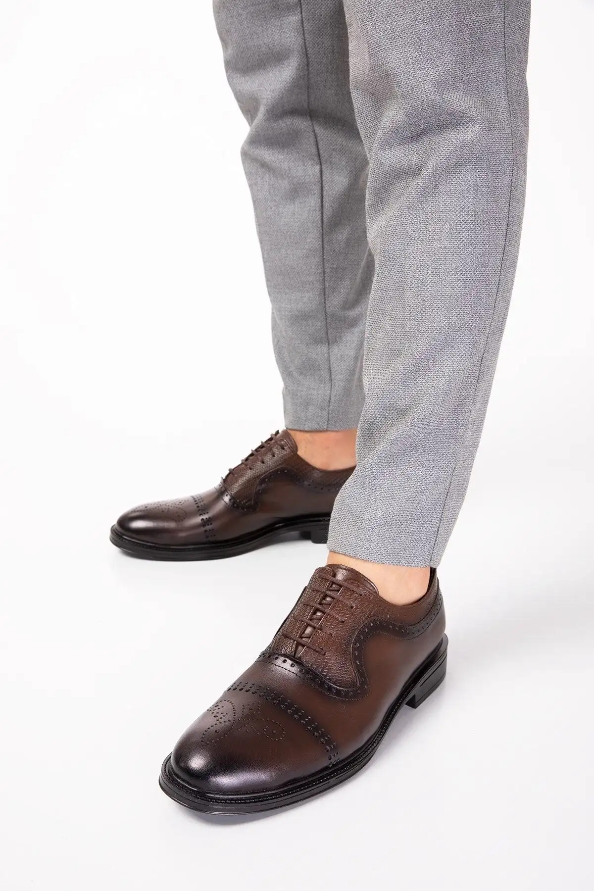 کفش رسمی مردانه  چرم کلاسیک با کفی لاستیکی مناسب برای چهار فصل - 4719 کفش رسمی مردانه چرم کلاسیک با کفی لاستیکی مناسب برای چهار فصل - 4719