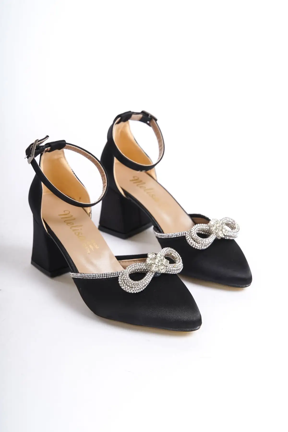 کفش اداری زنانه کفش پاشنه بلند زنانه مخمل مشکی با تزئینات سنگی و پاپیونی BG1042-119-0019 - 3544 کفش اداری زنانه کفش پاشنه بلند زنانه مخمل مشکی با تزئینات سنگی و پاپیونی BG1042-119-0019 - 3544