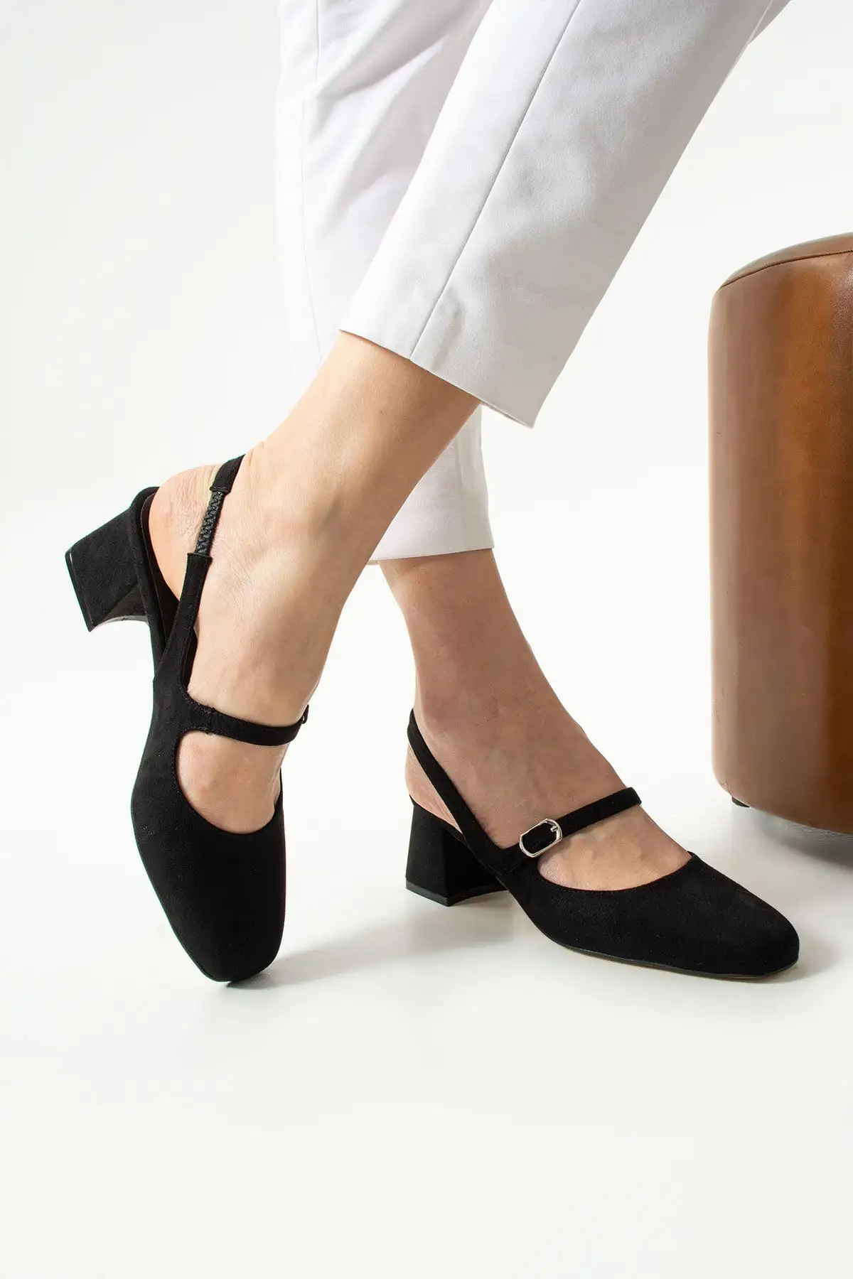 کفش پاشنه بلند زنانه  پاشنه کوتاه کوتاه مشکی  - گزینهای شیک برای ترکیبات روزمره و دعوتها - 4329 کفش پاشنه بلند زنانه  پاشنه کوتاه کوتاه مشکی - گزینهای شیک برای ترکیبات روزمره و دعوتها - 4329