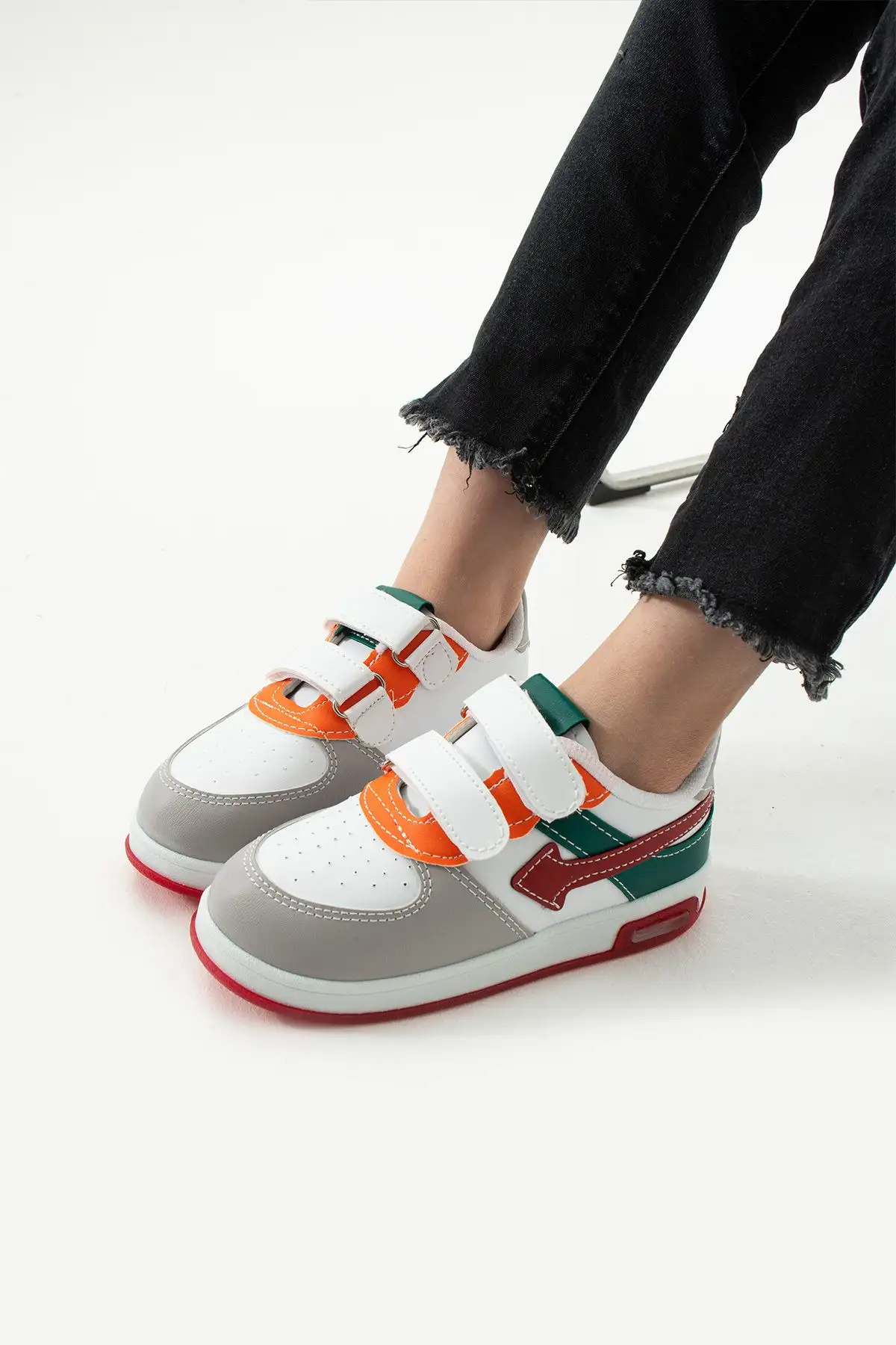 کفش دخترانه  راحت اورتوپدیک کودک برای نوزاد با قابلیت تنفس،  ورزشی بچگانه با نور در رنگ یخ قرمز. - 5205 کفش دخترانه راحت اورتوپدیک کودک برای نوزاد با قابلیت تنفس، ورزشی بچگانه با نور در رنگ یخ قرمز. - 5205