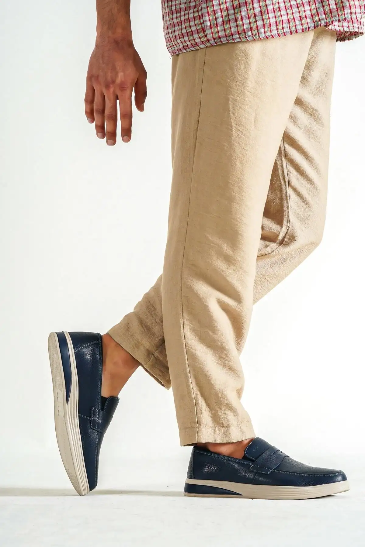 کفش روزمره مردانه  کج  چرمی آبی تیره اصل MRD7-0710 - 4659 کفش روزمره مردانه کج چرمی آبی تیره اصل MRD7-0710 - 4659