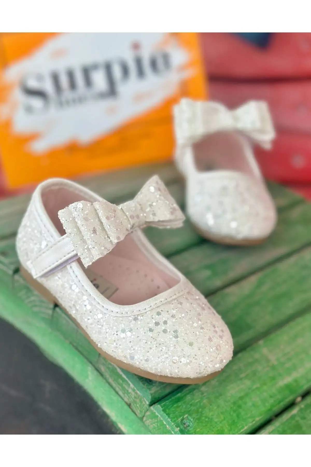 کفش دخترانه پاپوش ارتوپدی با جزئیات بنددار - 4556 کفش دخترانه پاپوش ارتوپدی با جزئیات بنددار - 4556