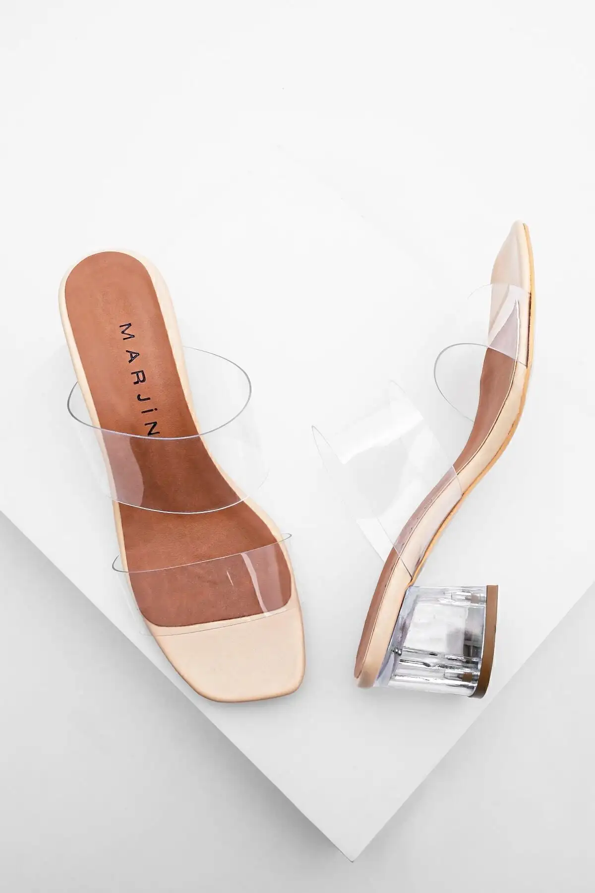 کفش راحتی خانه زیرپایی شفاف زنانه با بند شفاف پاشنهدار Yesva رنگ بژ - 5277 کفش راحتی خانه زیرپایی شفاف زنانه با بند شفاف پاشنهدار Yesva رنگ بژ - 5277