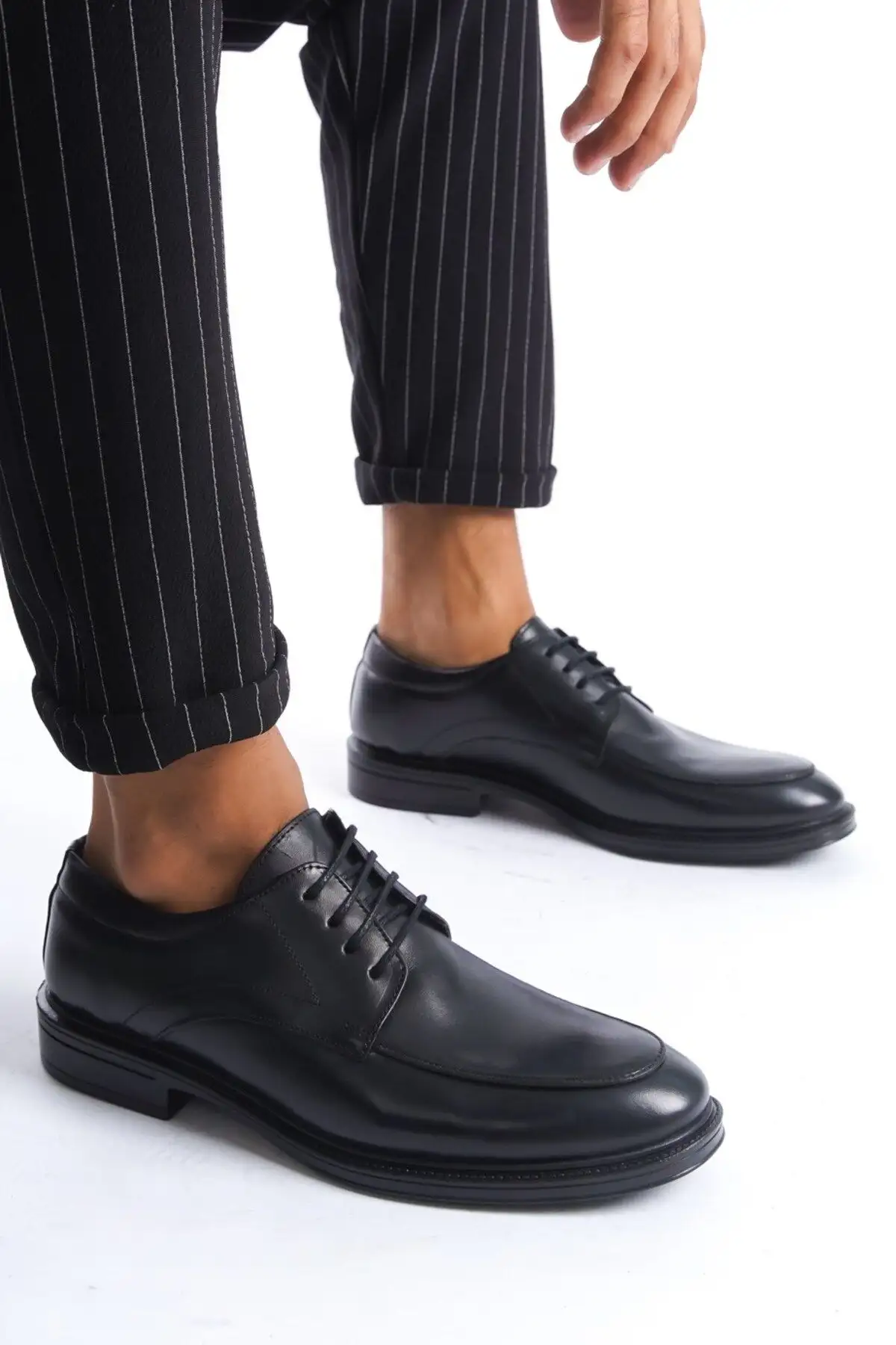 کفش رسمی مردانه  کلاسیک چرمی ، طراحی ایتالیایی، 100% چرم داخلی و خارجی - 4627 کفش رسمی مردانه کلاسیک چرمی ، طراحی ایتالیایی، 100% چرم داخلی و خارجی - 4627