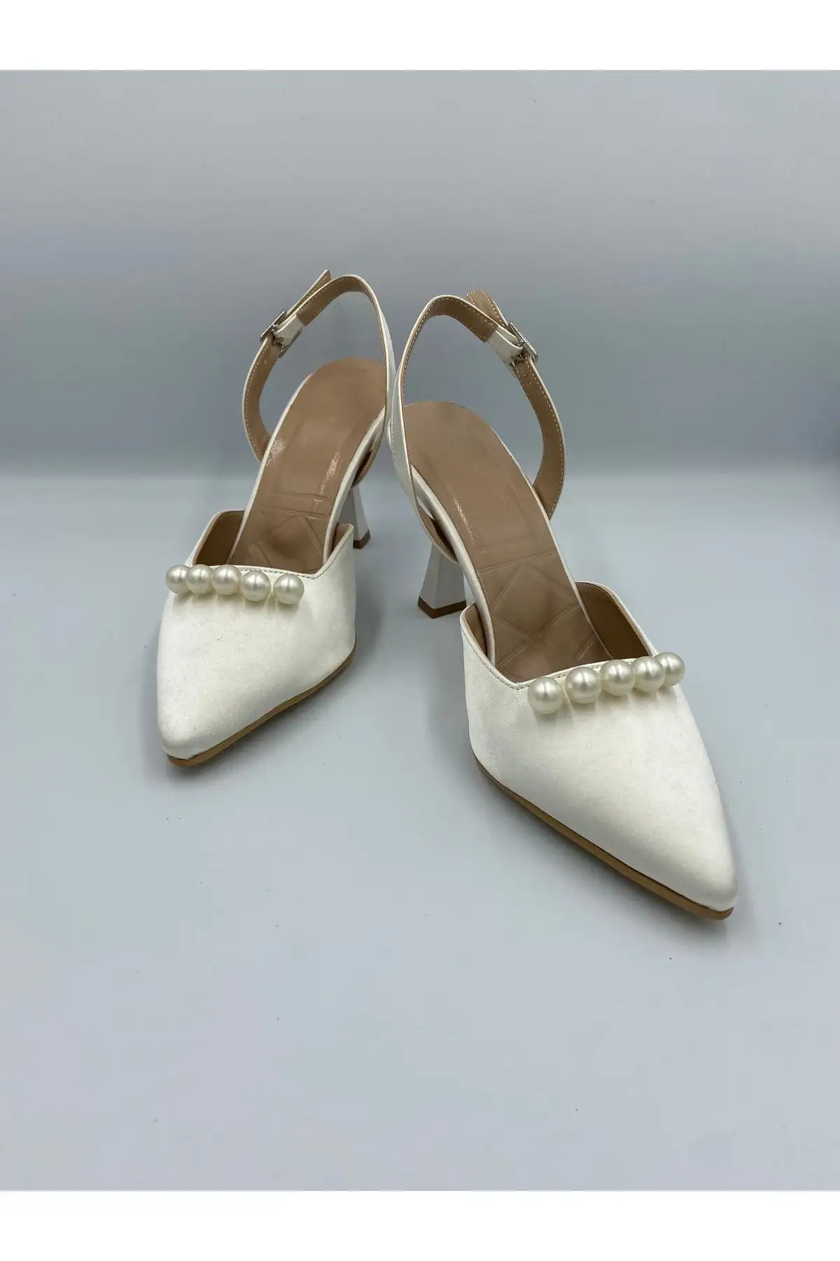 کفش پاشنه بلند زنانه پاشنه 9 سانتی با جزئیات مروارید ساتن - شیک برای روزهای خاص - 4338 کفش پاشنه بلند زنانه پاشنه 9 سانتی با جزئیات مروارید ساتن - شیک برای روزهای خاص - 4338