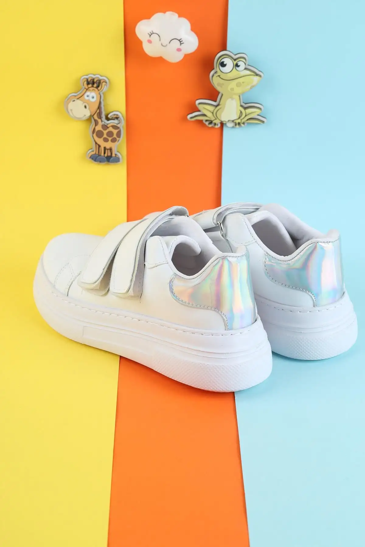 کفش دخترانه کفش ورزشی بچگانه یونی سکس انعطافپذیر و هواگیر، کفش روزمره سفید ساده ورزشی اسنیکر. - 3817 کفش دخترانه کفش ورزشی بچگانه یونی سکس انعطافپذیر و هواگیر، کفش روزمره سفید ساده ورزشی اسنیکر. - 3817