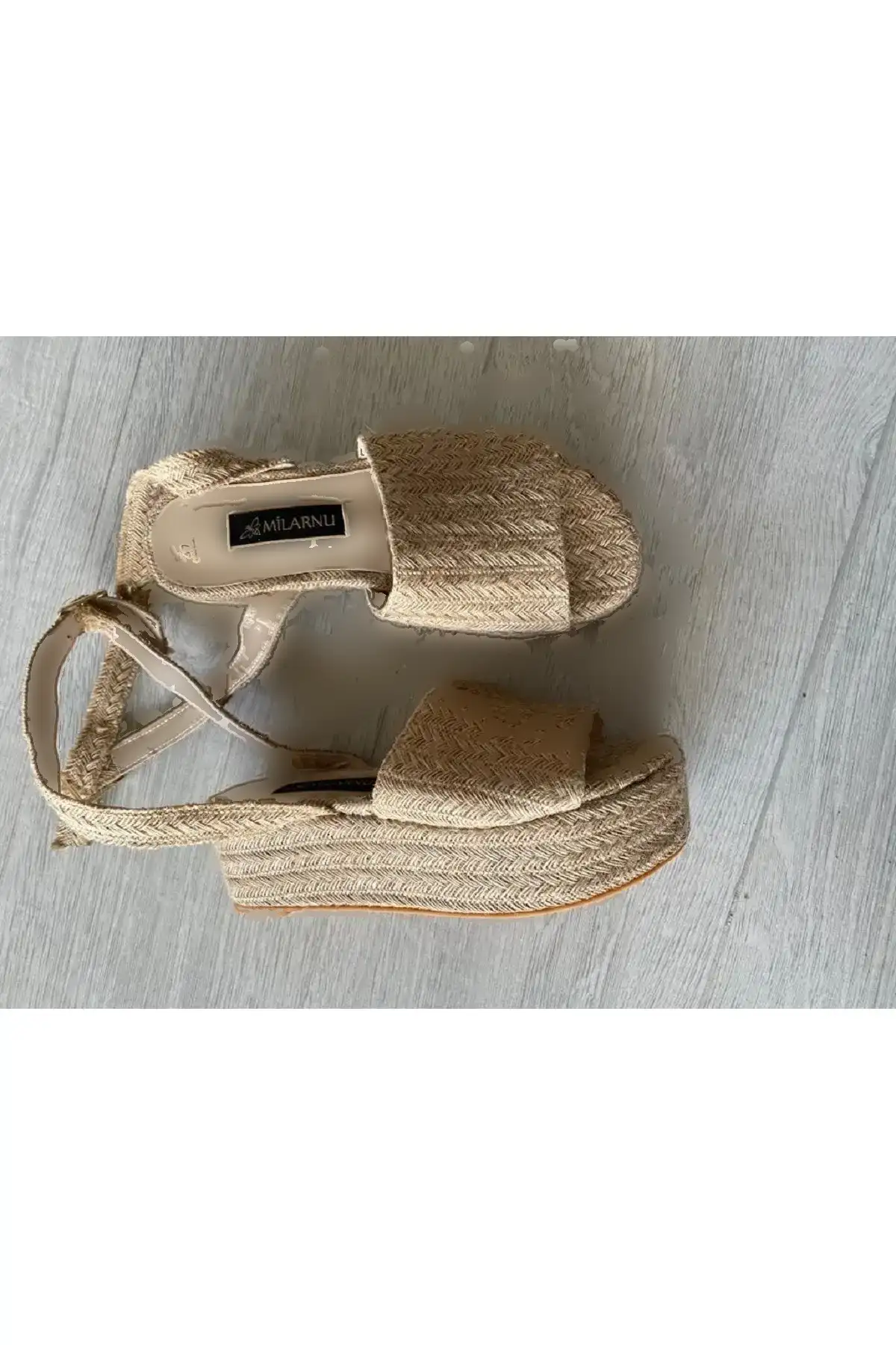 کفش پاشنه بلند زنانه  پاشنه  علفی  با رنگ بژ - 5132 کفش پاشنه بلند زنانه پاشنه علفی با رنگ بژ - 5132