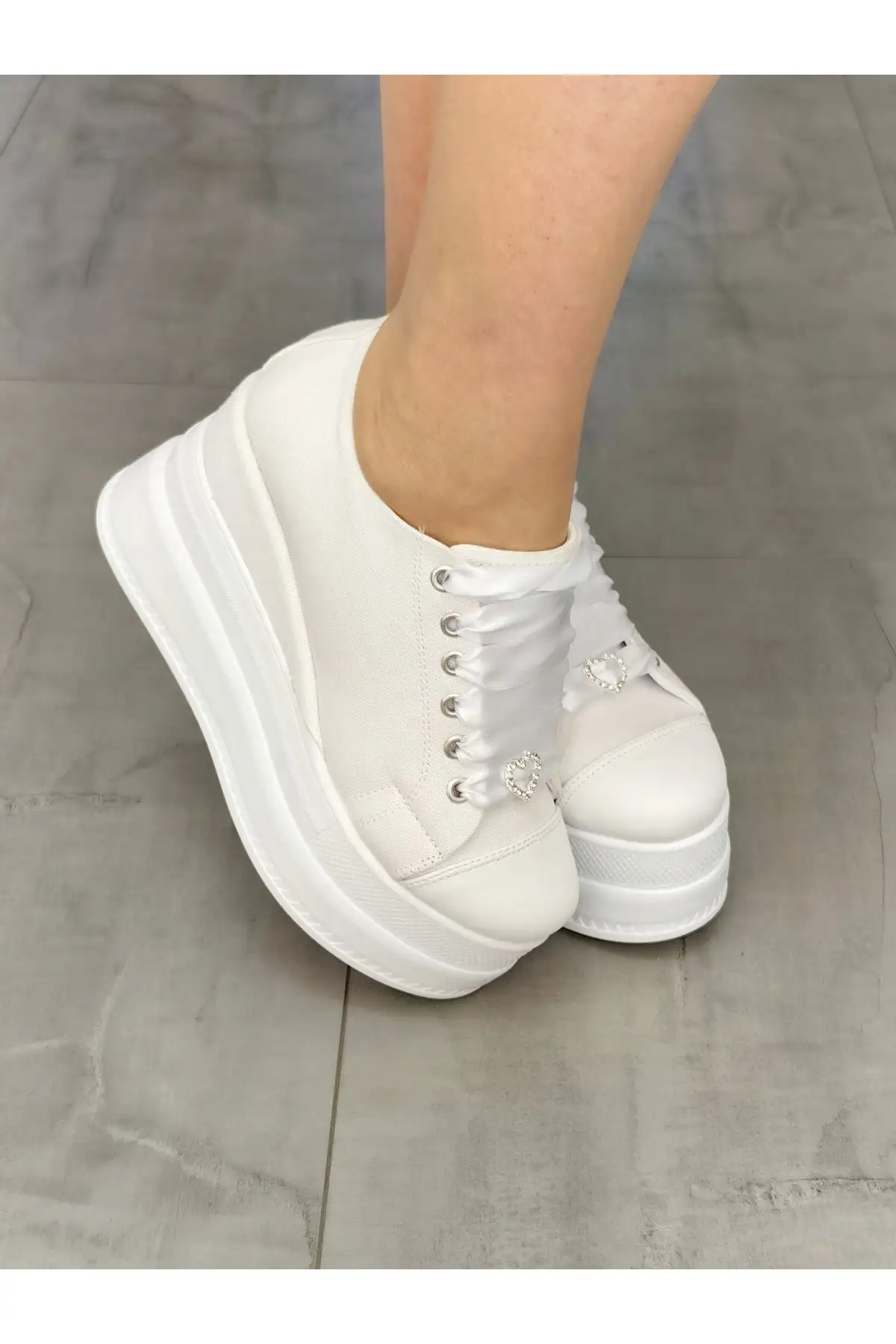 کفش پاشنه بلند زنانه  عروسی پاشنه  9 سانتیمتر با ی راحت برای عروس ها - سفید - 4436 کفش پاشنه بلند زنانه عروسی پاشنه 9 سانتیمتر با ی راحت برای عروس ها - سفید - 4436