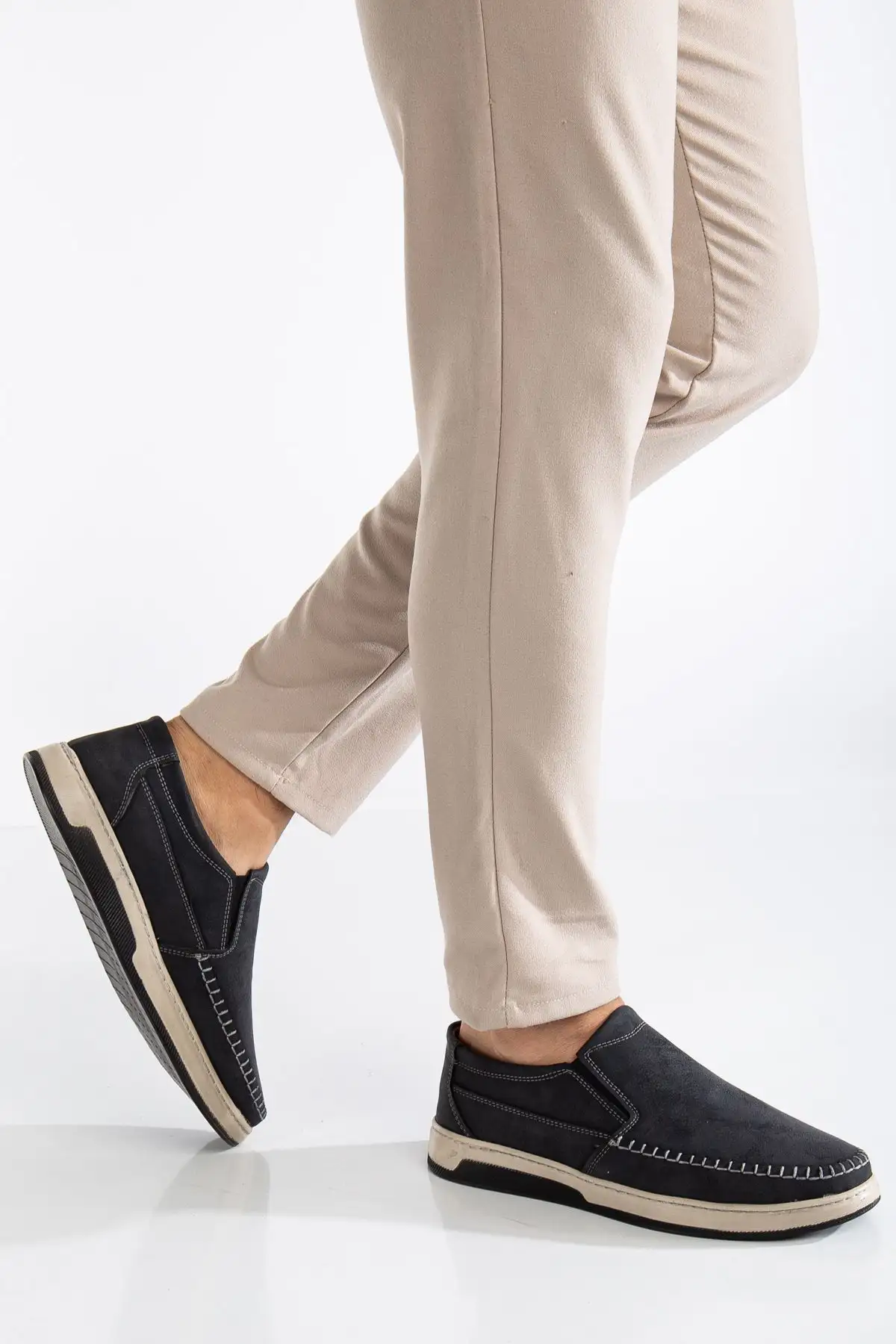 کفش روزمره مردانه کفش مردانه سبک و راحت سیاه جلی ارتوپدیک روزمره - 3946 کفش روزمره مردانه کفش مردانه سبک و راحت سیاه جلی ارتوپدیک روزمره - 3946