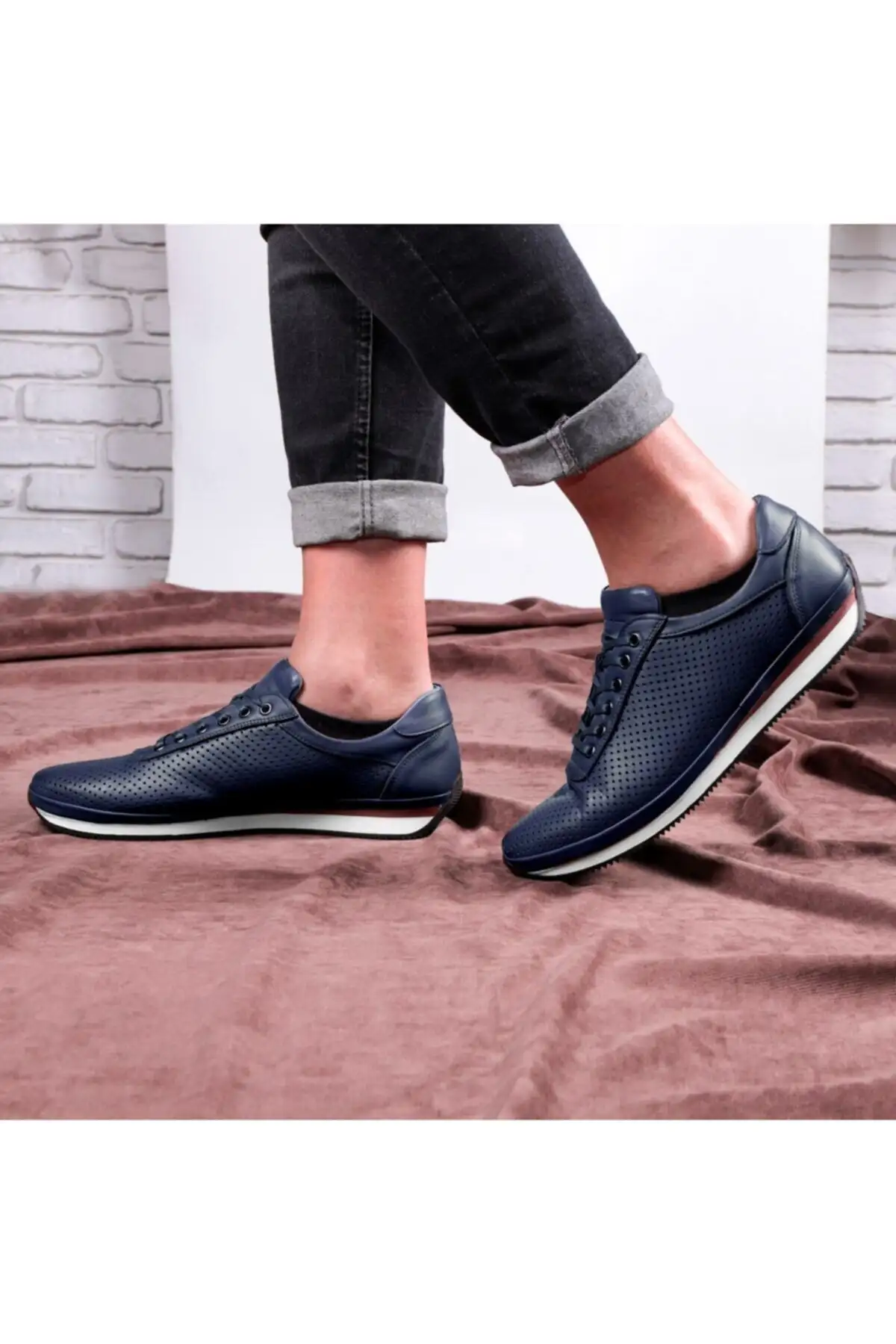 سایز بزرگ مردانه 1. کفش روزمره مردانه چوبی نوک تیز از چرم طبیعی
2. کفش تابستانی از چرم طبیعی
3. کفش سوراخدار آبی تیره - 3520 سایز بزرگ مردانه 1. کفش روزمره مردانه چوبی نوک تیز از چرم طبیعی 2. کفش تابستانی از چرم طبیعی 3. کفش سوراخدار آبی تیره - 3520