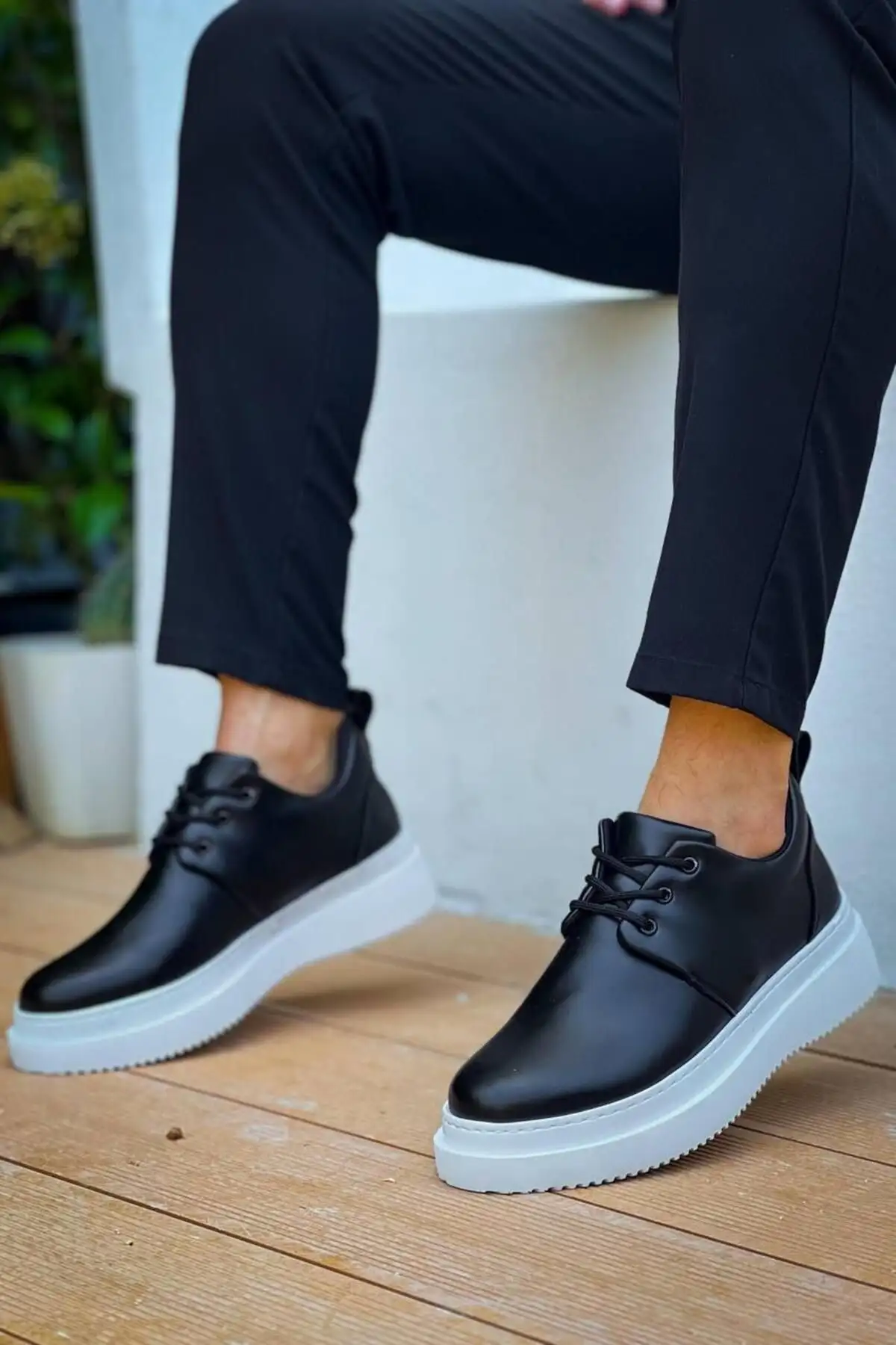 کفش رسمی مردانه  روزمره  با کفی ضخیم و بنددار دورتموند - سیاه/سفید - 4633 کفش رسمی مردانه روزمره با کفی ضخیم و بنددار دورتموند - سیاه/سفید - 4633