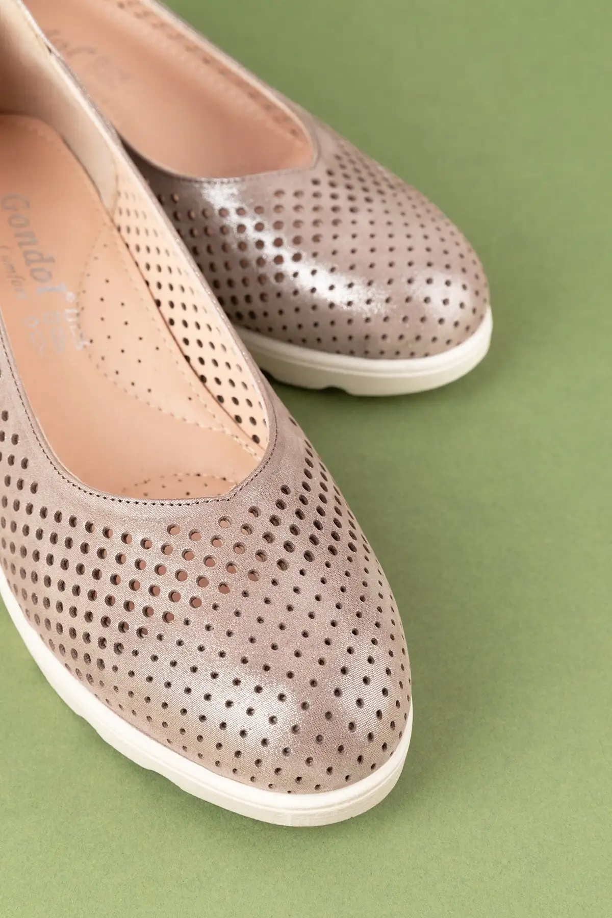 کفش پاشنه‌ بلند زنانه مادر راحت و شیک با پاشنه برجسته از چرم طبیعی مدل ell.6596 - 5122