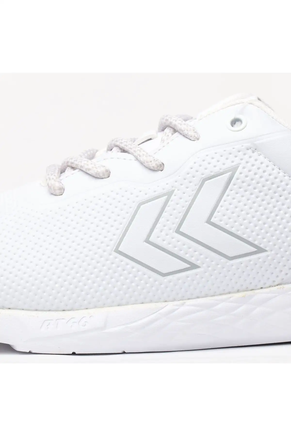 کفش دویدن (رانینگ)  ورزشی سفید یونیسکس OSLO - 4565 کفش دویدن (رانینگ) ورزشی سفید یونیسکس OSLO - 4565